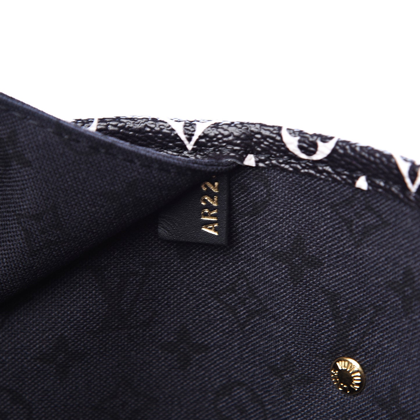 Monogram Giant Crafty Neverfull MM Creme Rouge Black