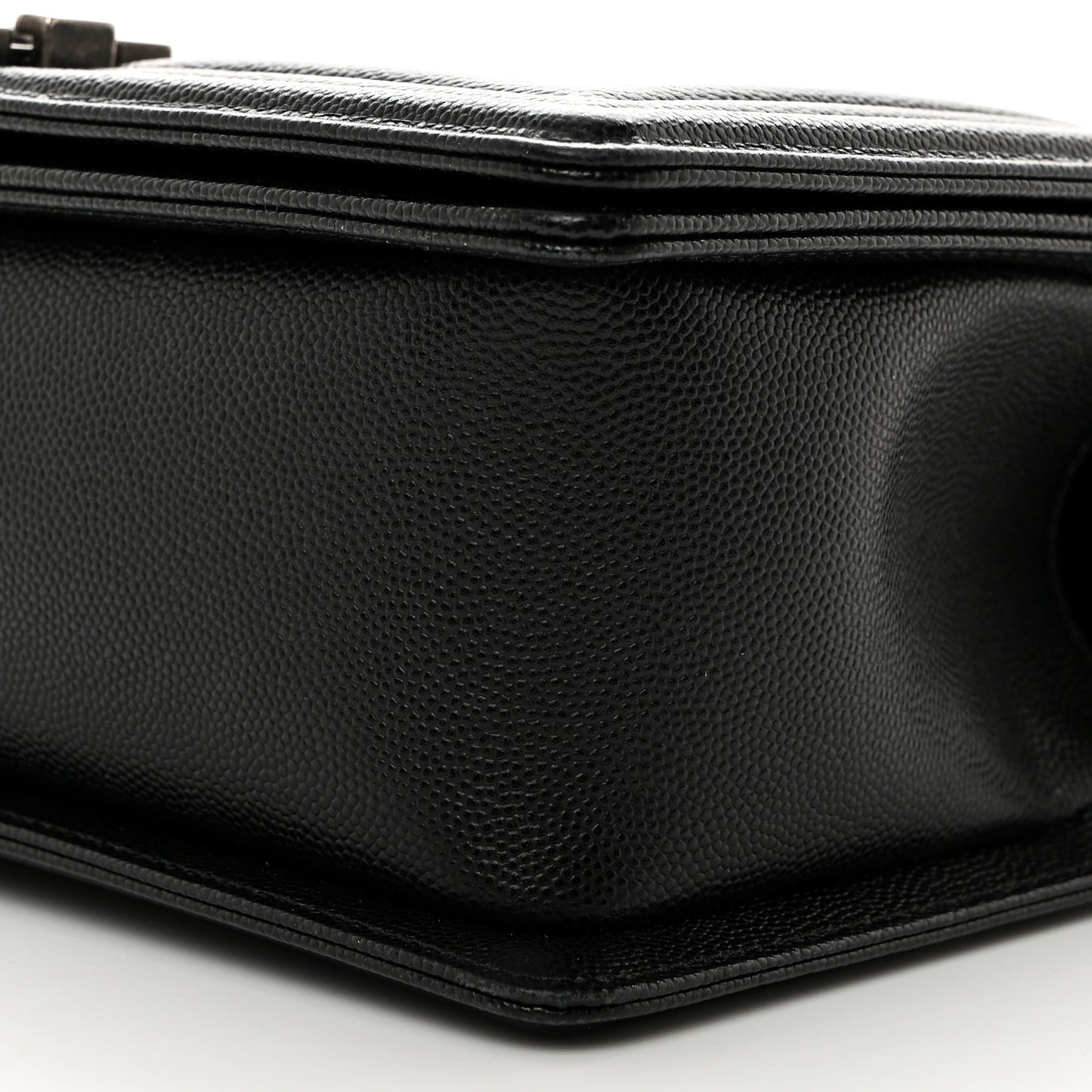 Caviar Quilted Medium Boy Flap Black