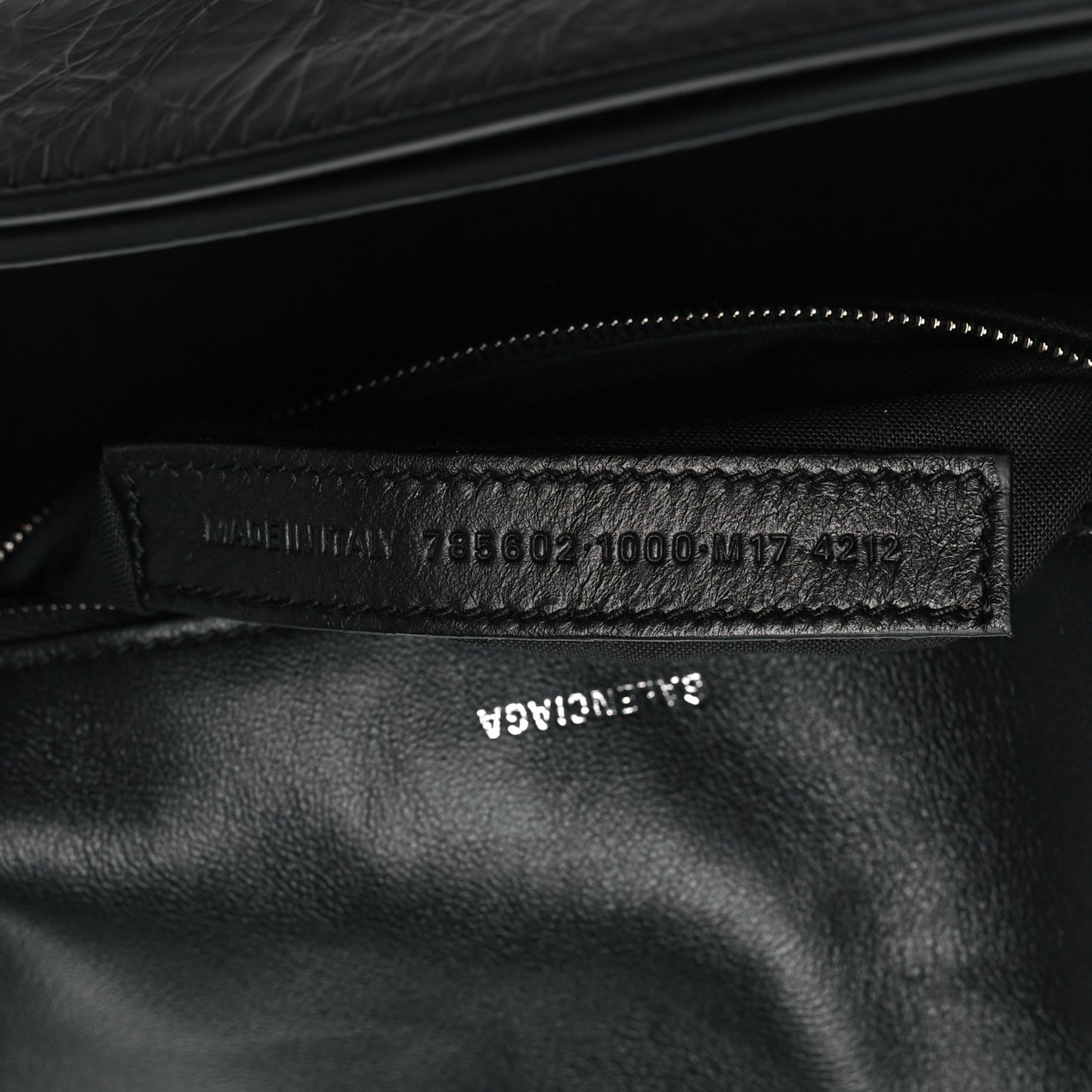 Crushed Calfskin Monochrome Medium Crush Chain Bag Black