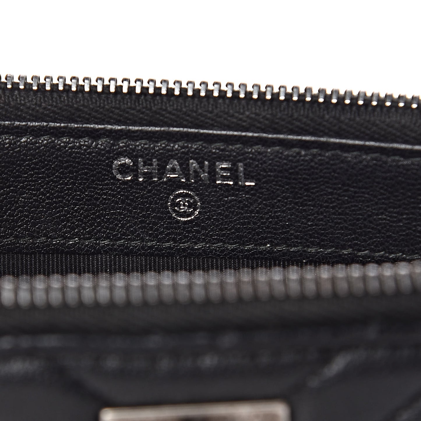 Sheepskin Chevron Quilted Studded Reissue Small Clutch With Chain Black