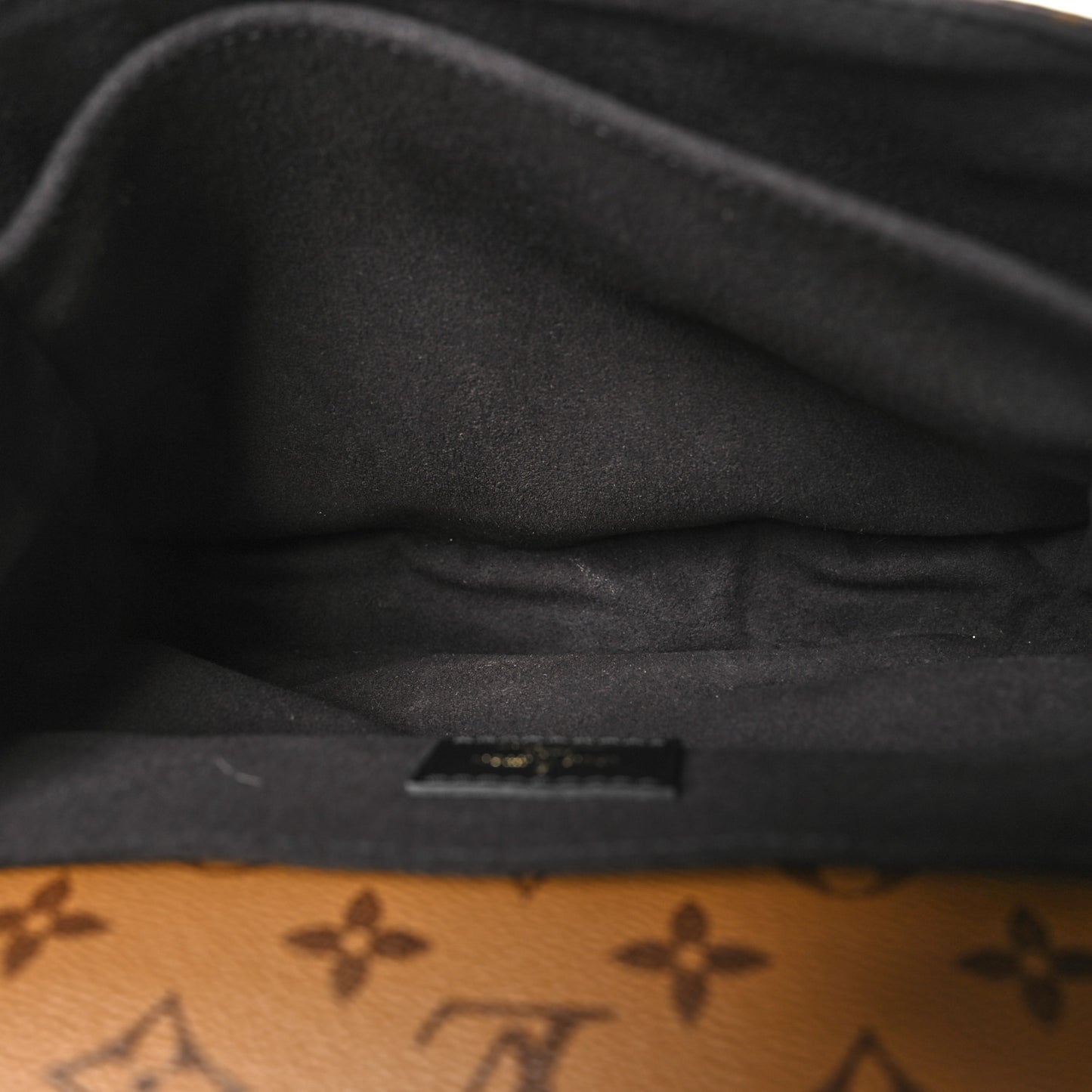 Reverse Monogram Pochette Metis