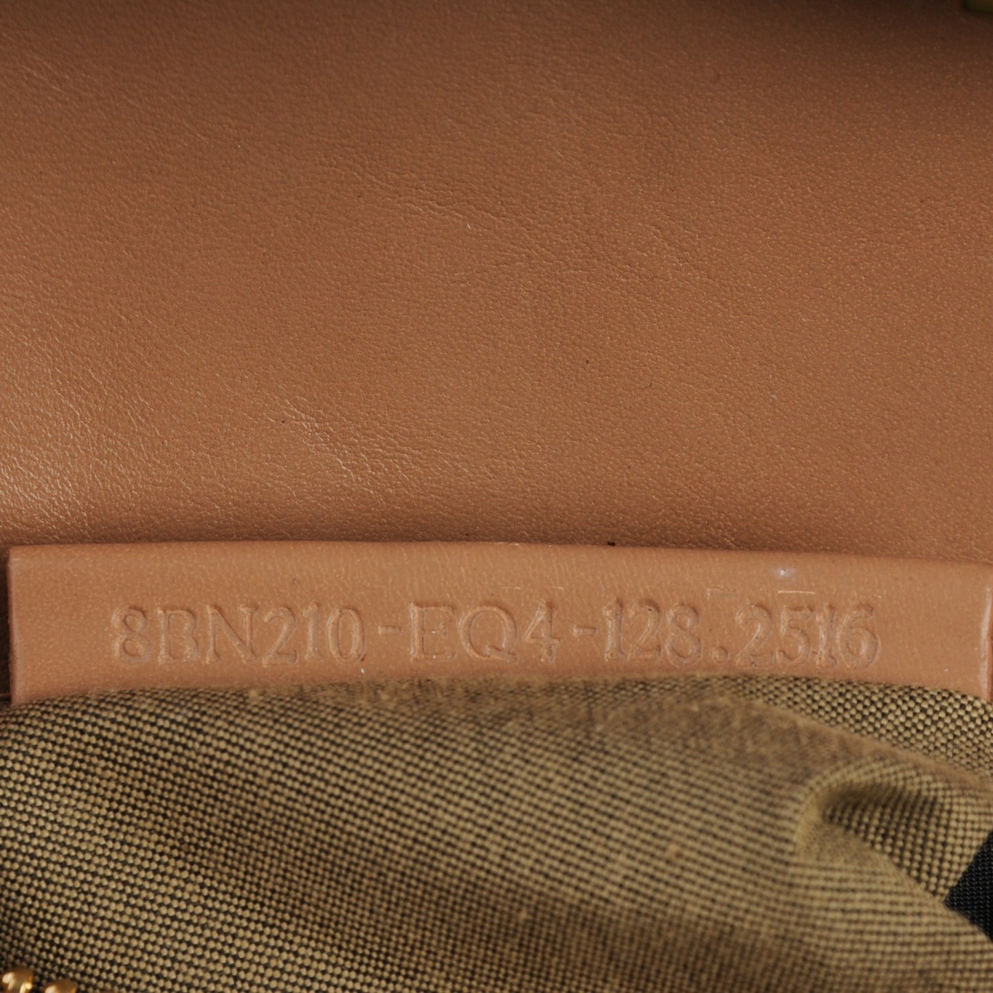 Vitello Saddle Large Peekaboo Iconic Satchel Beige