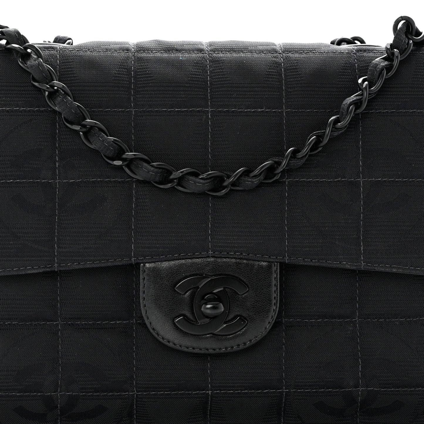 Nylon Medium Travel Flap Black