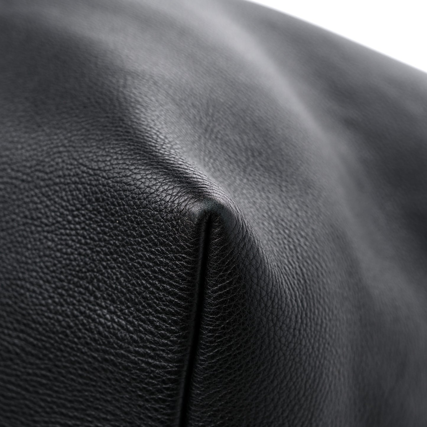 Pebbled Calfskin Large Icon Bit Hobo Black