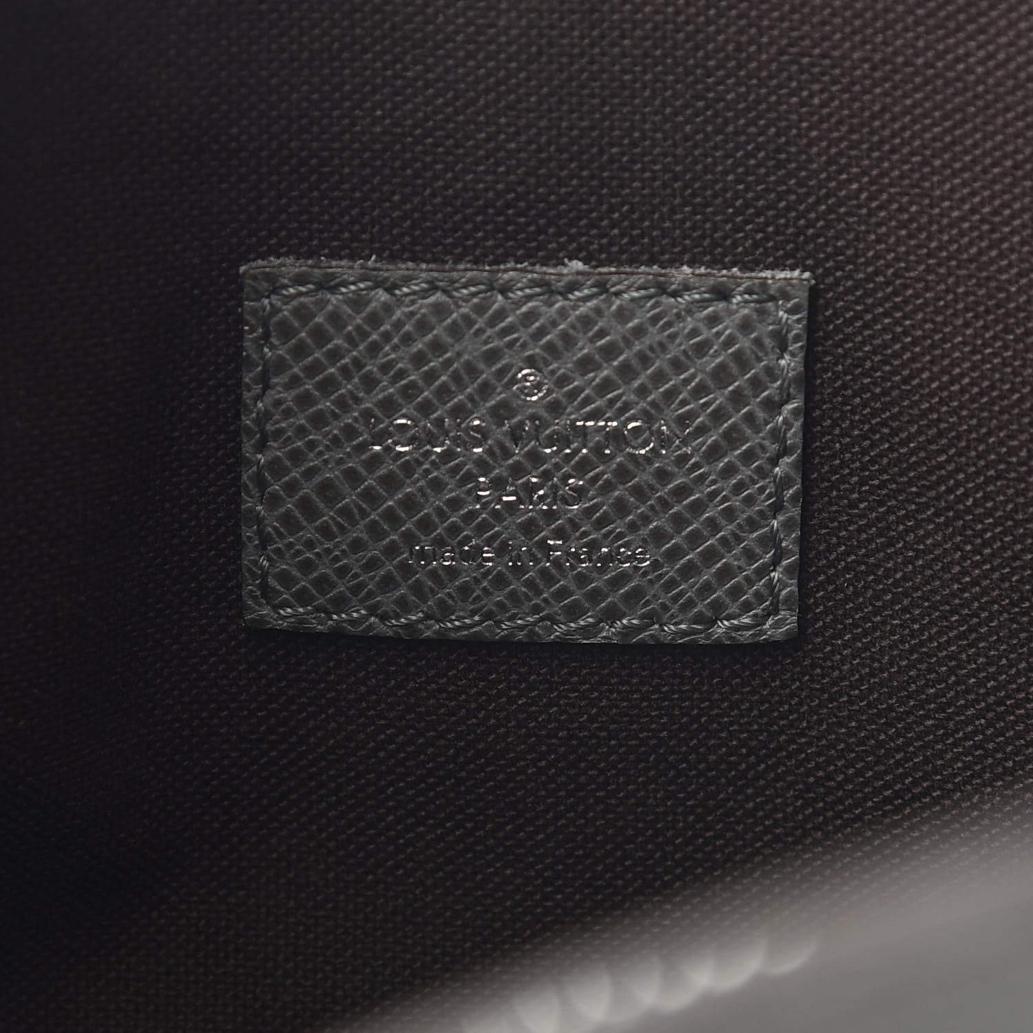 Louis Vuitton Taiga Sasha Messenger Glacier 5 of 8