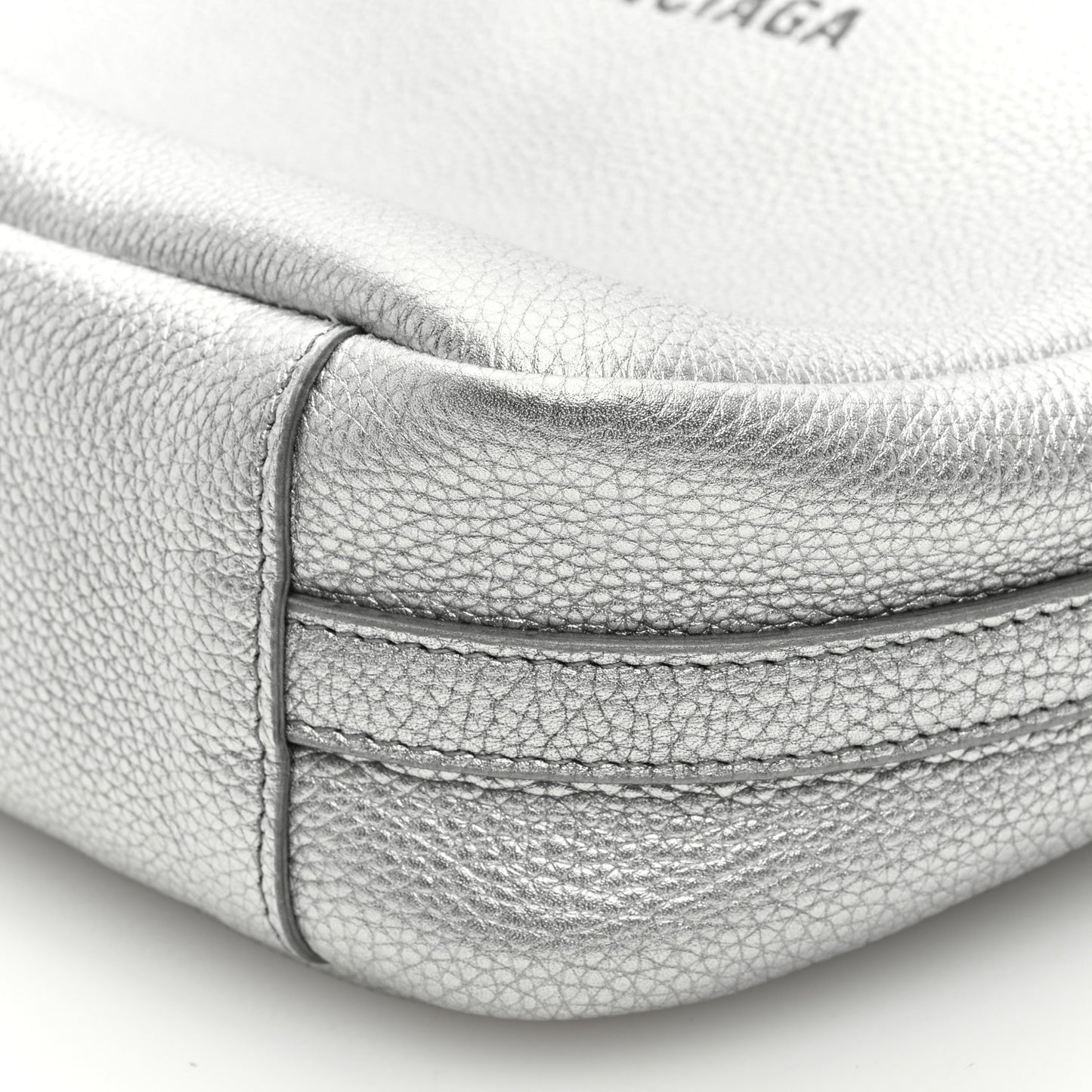 Metallic Grained Calfskin Logo M Everyday Camera Bag Silver