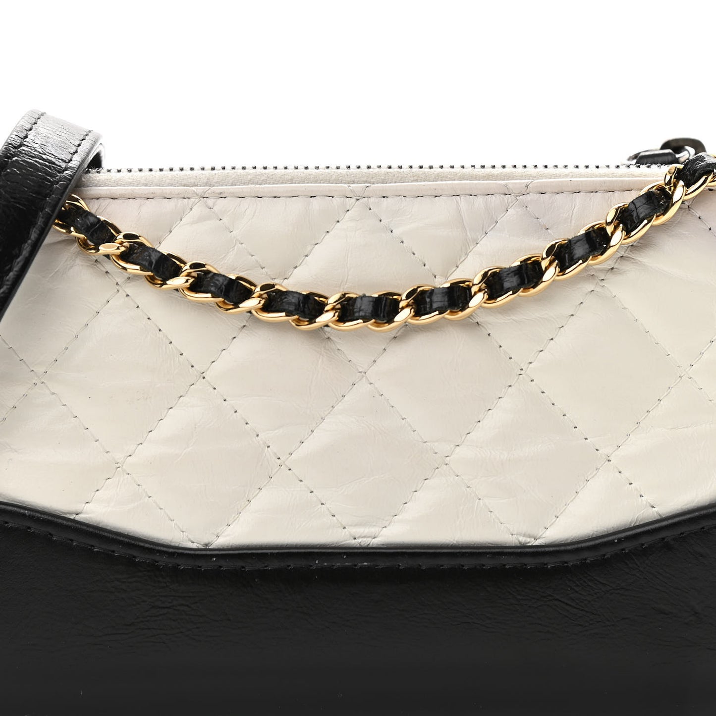 Aged Calfskin Quilted Small Gabrielle Clutch With Chain White Black