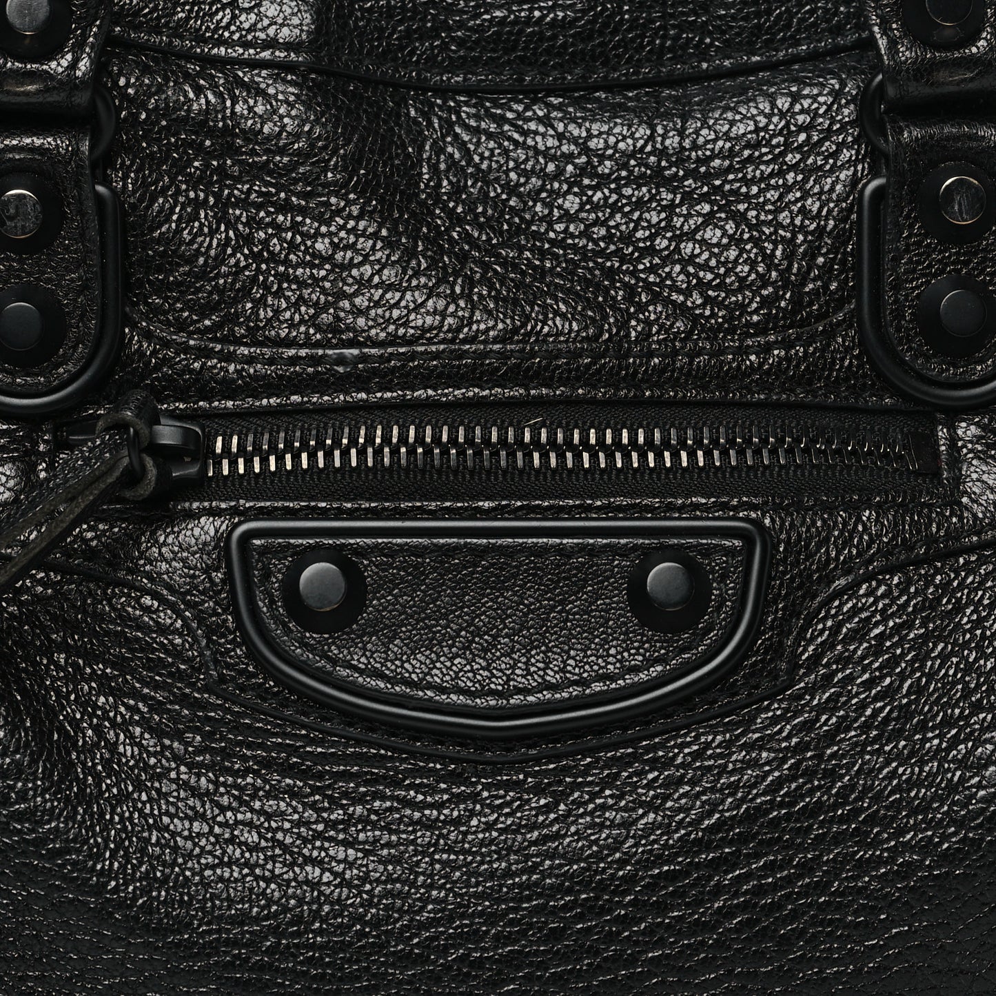 Chevre Black Metallic Edge Hardware S City Black