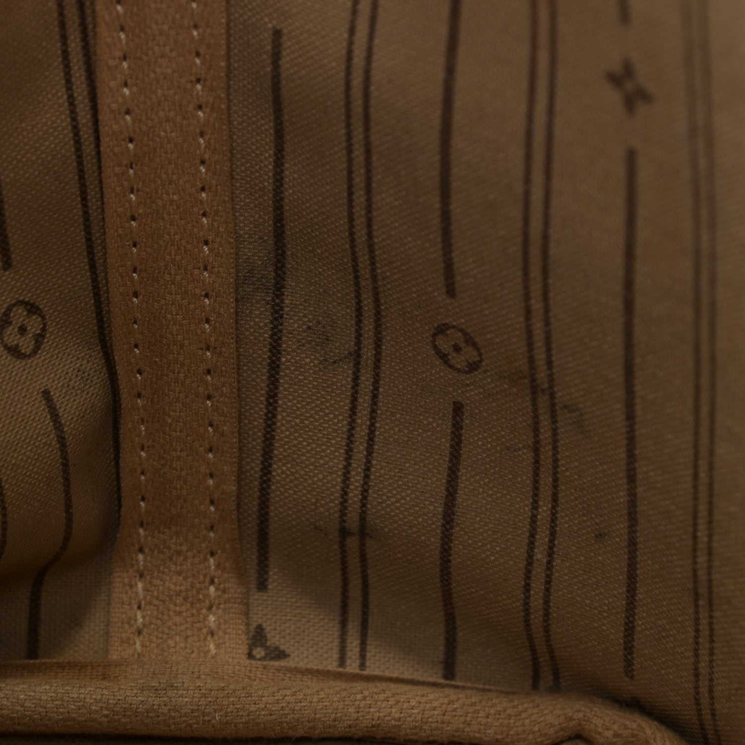 Louis Vuitton Monogram Neverfull MM 12 of 19