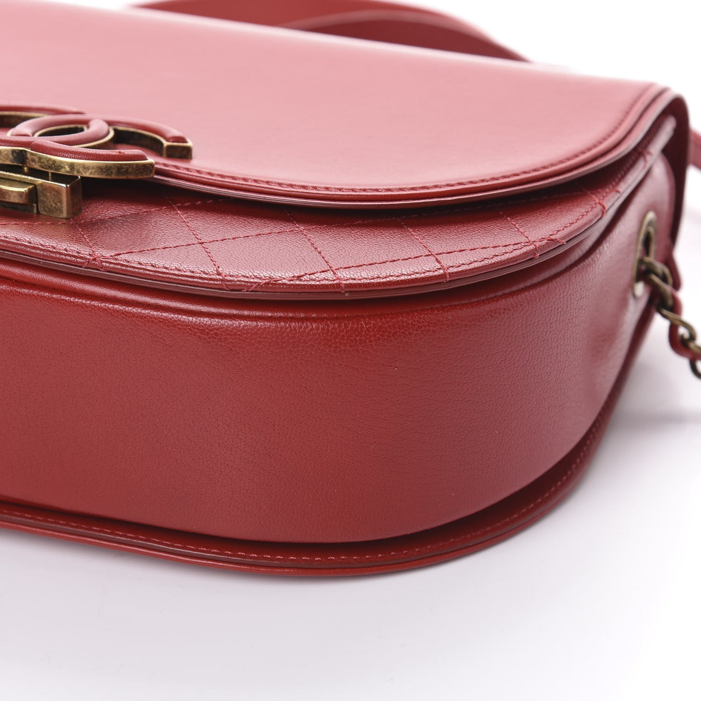 Shiny Calfskin Goatskin Quilted Medium Coco Curve Messenger Flap Red