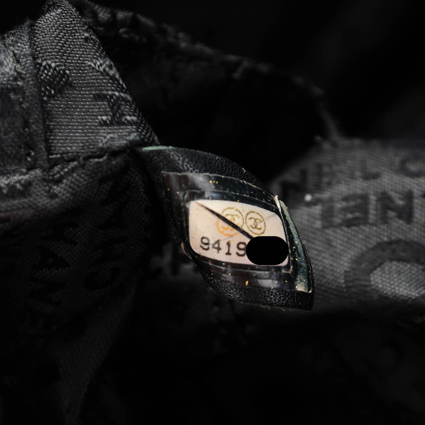 Caviar Square Stitched Shoulder Bag Black