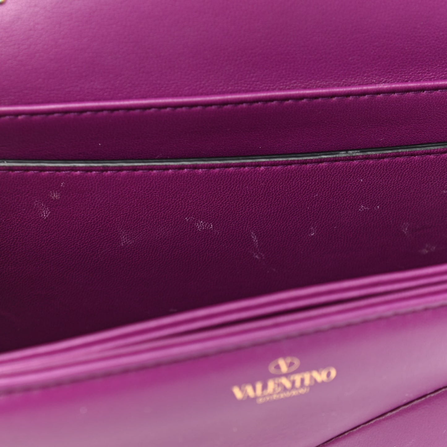 Nappa One Stud Chain Clutch Prune