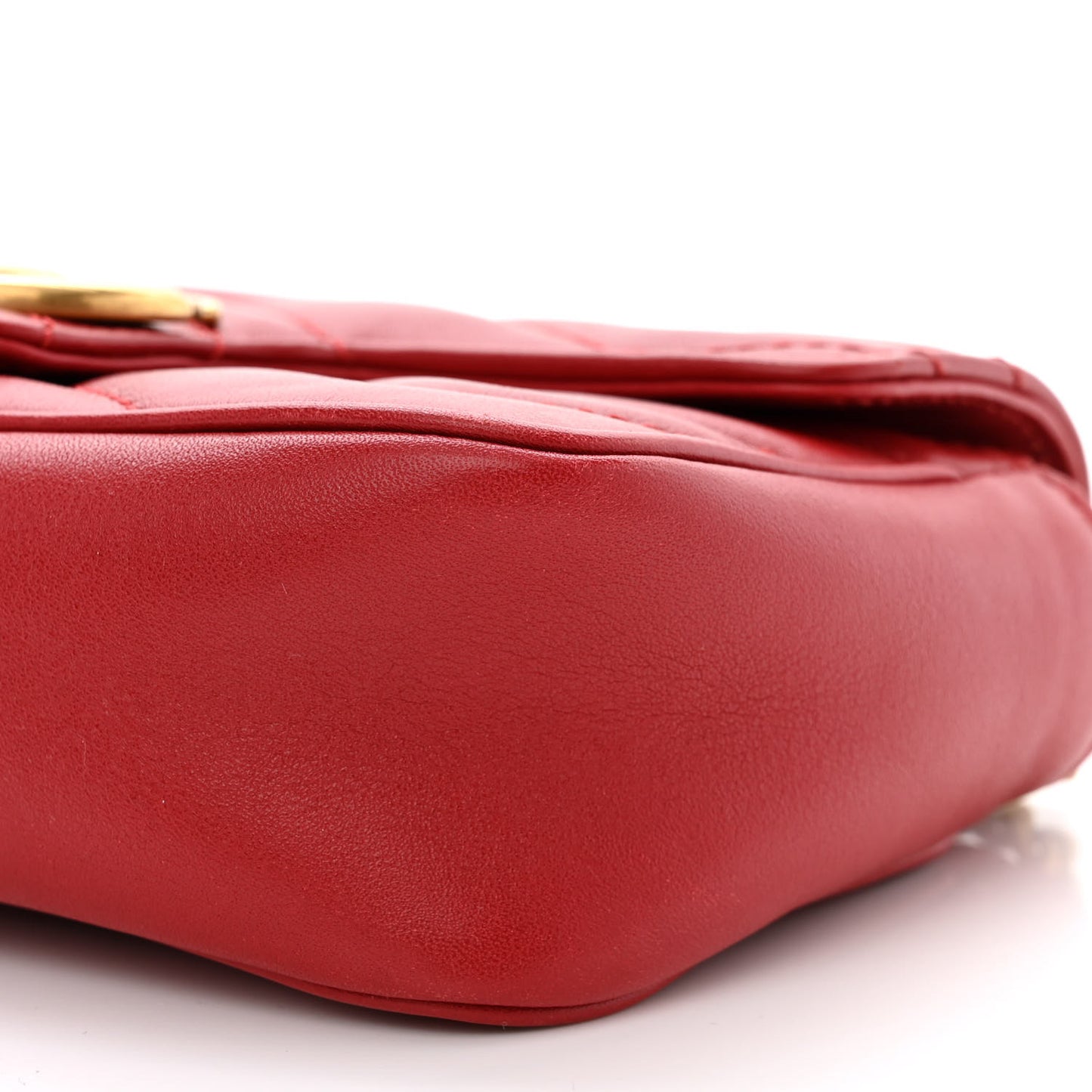 Calfskin Matelasse Super Mini GG Marmont Shoulder Bag Hibiscus Red