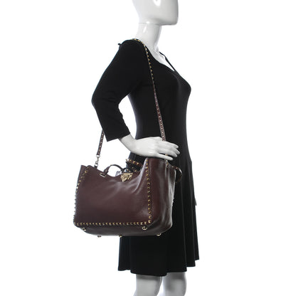 Valentino Garavani Pebbled Calfskin Medium Rockstud Tote Rubin 3 of 9