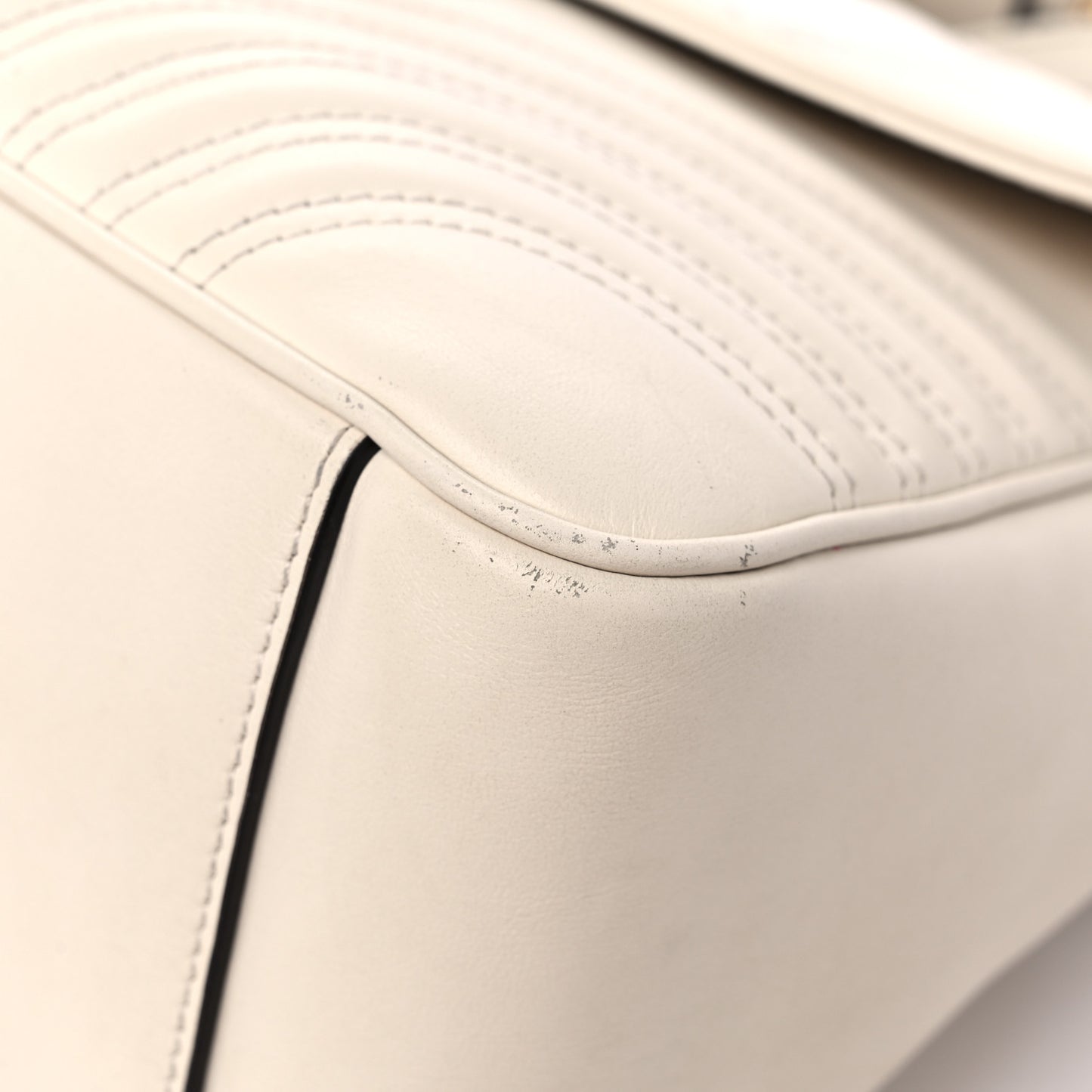 Calfskin Matelasse Small GG Marmont Top Handle Shoulder Bag White