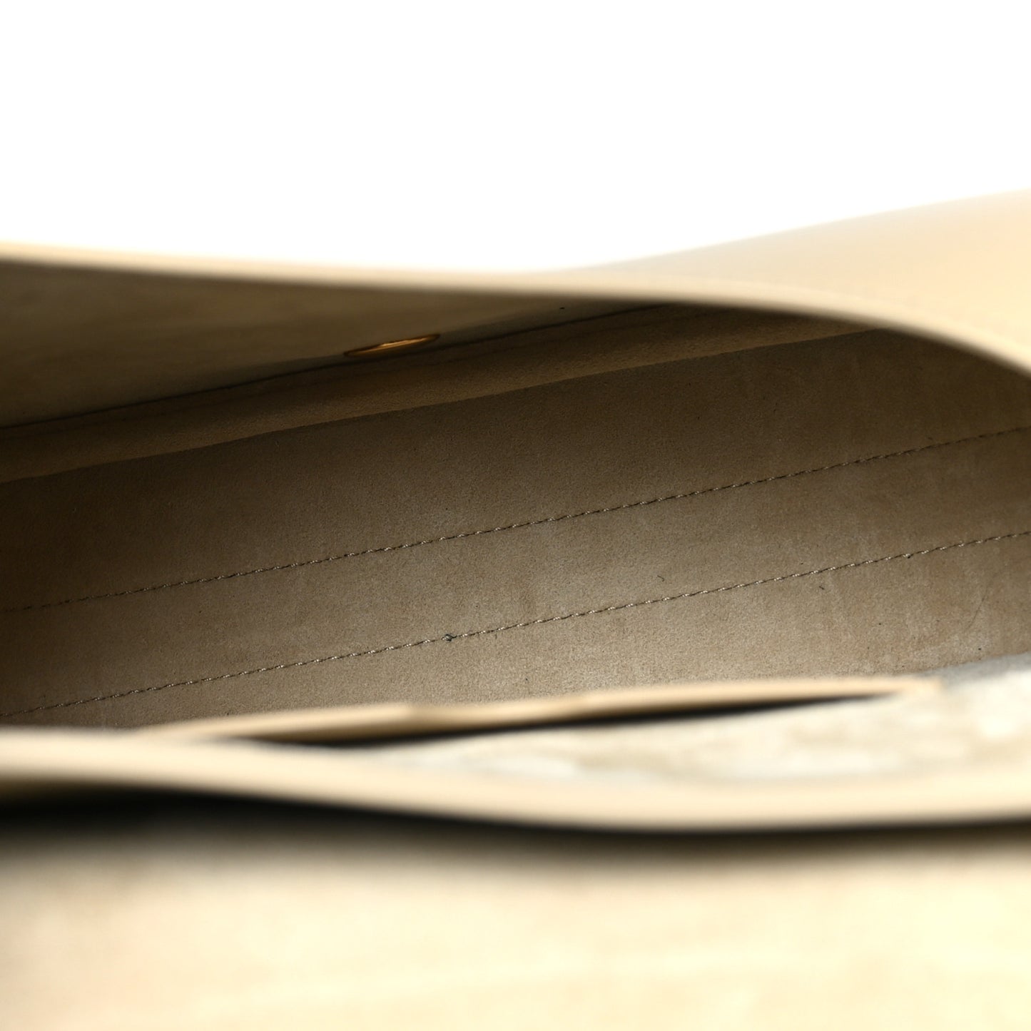 Box Calfskin Medium Bobby Flap Beige