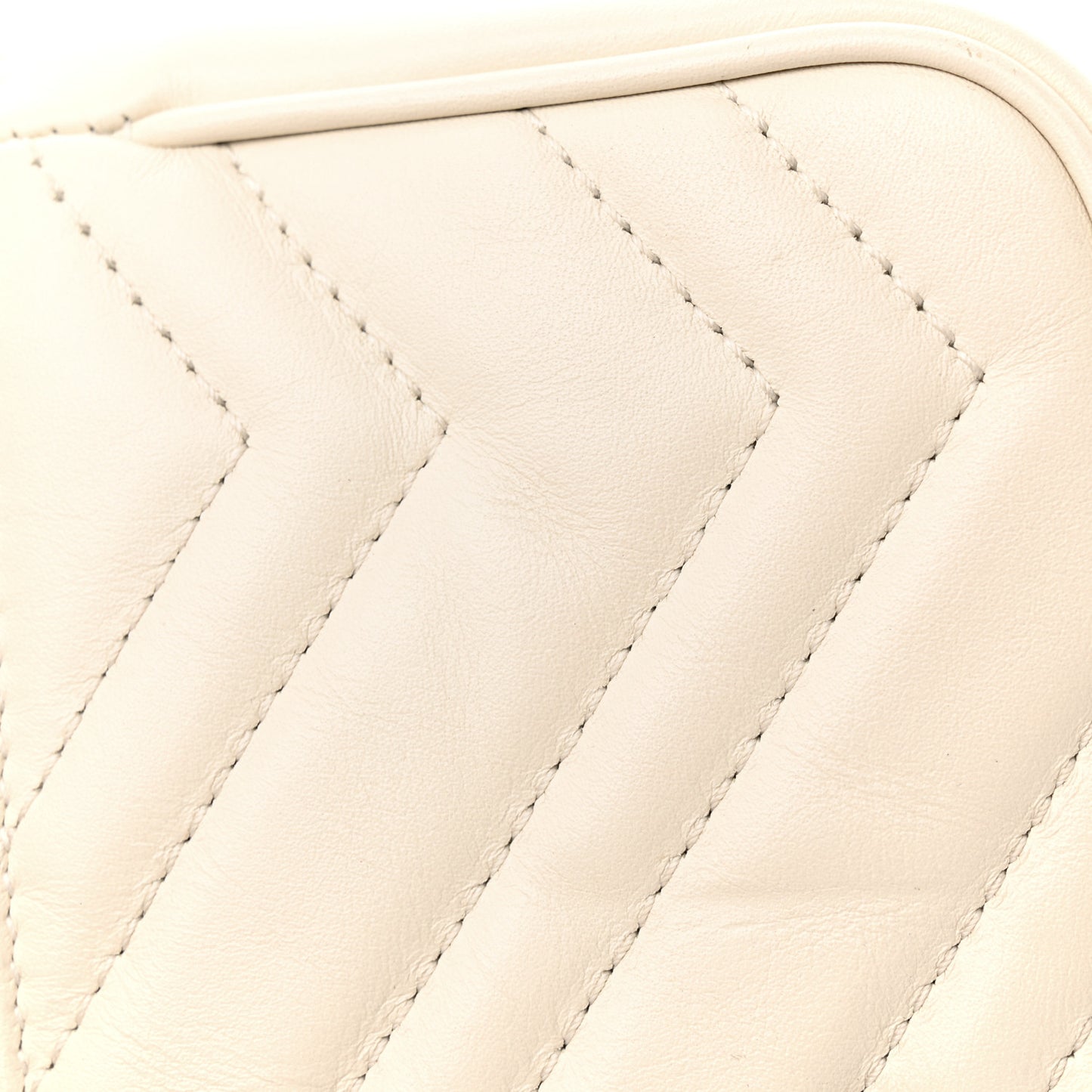 Calfskin Matelasse Super Mini GG Marmont Shoulder Bag White