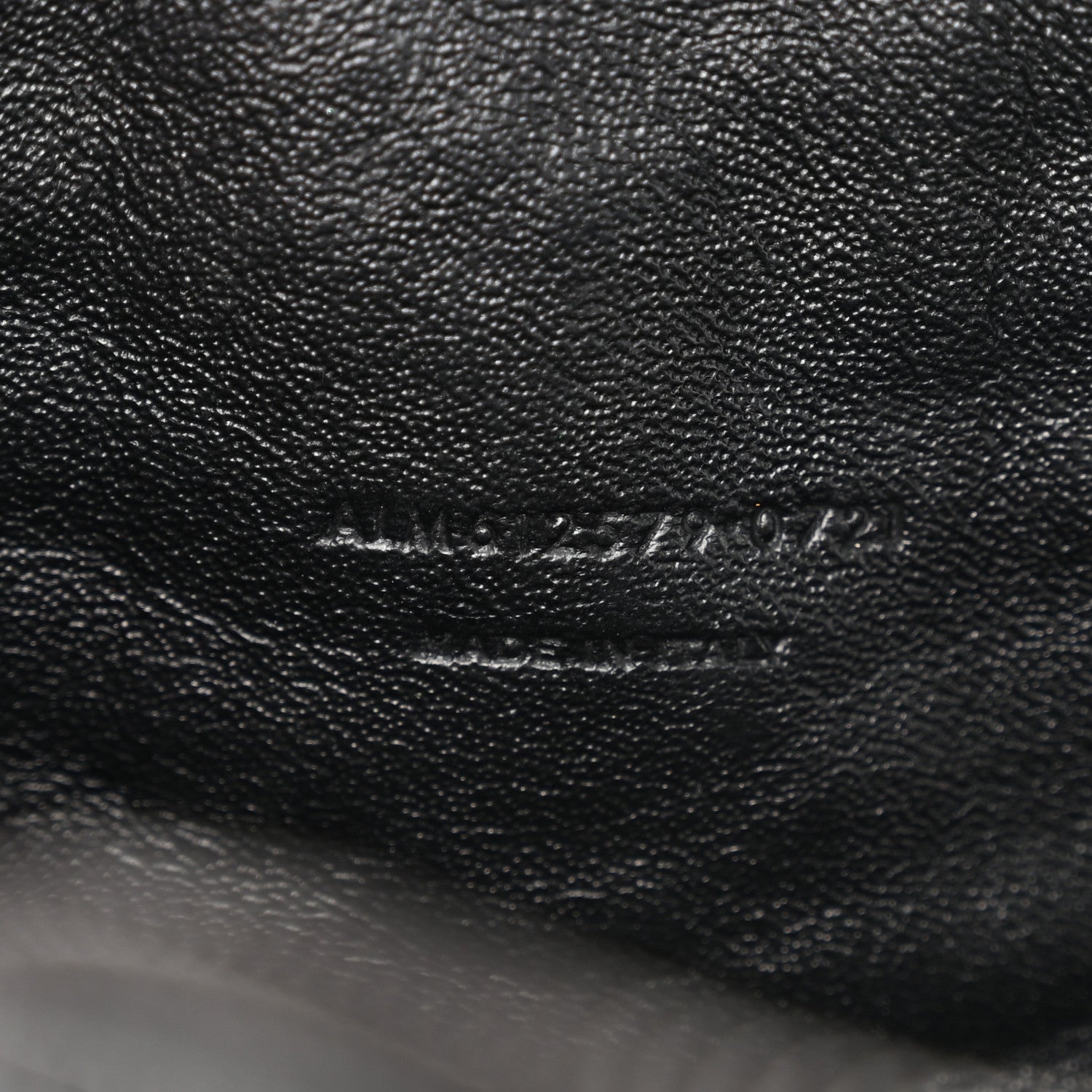 Saint Laurent Grain De Poudre Matelasse Monochrome Monogram Mini Lou Camera Bag Black 7 of 10