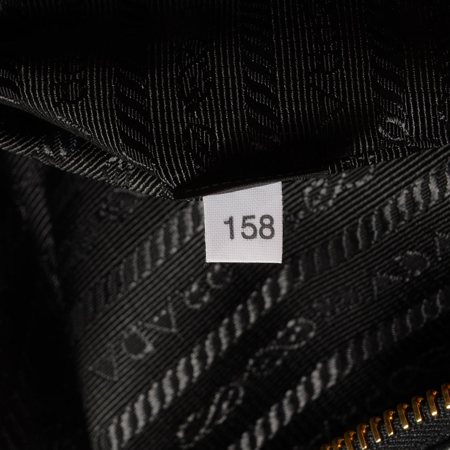 Vitello Grain Tote Black