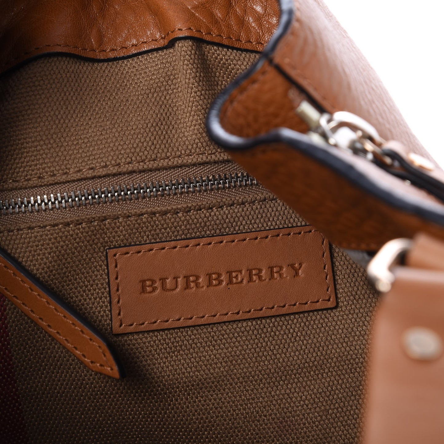 Grainy Calfskin House Check Medium Maidstone Saddle Brown