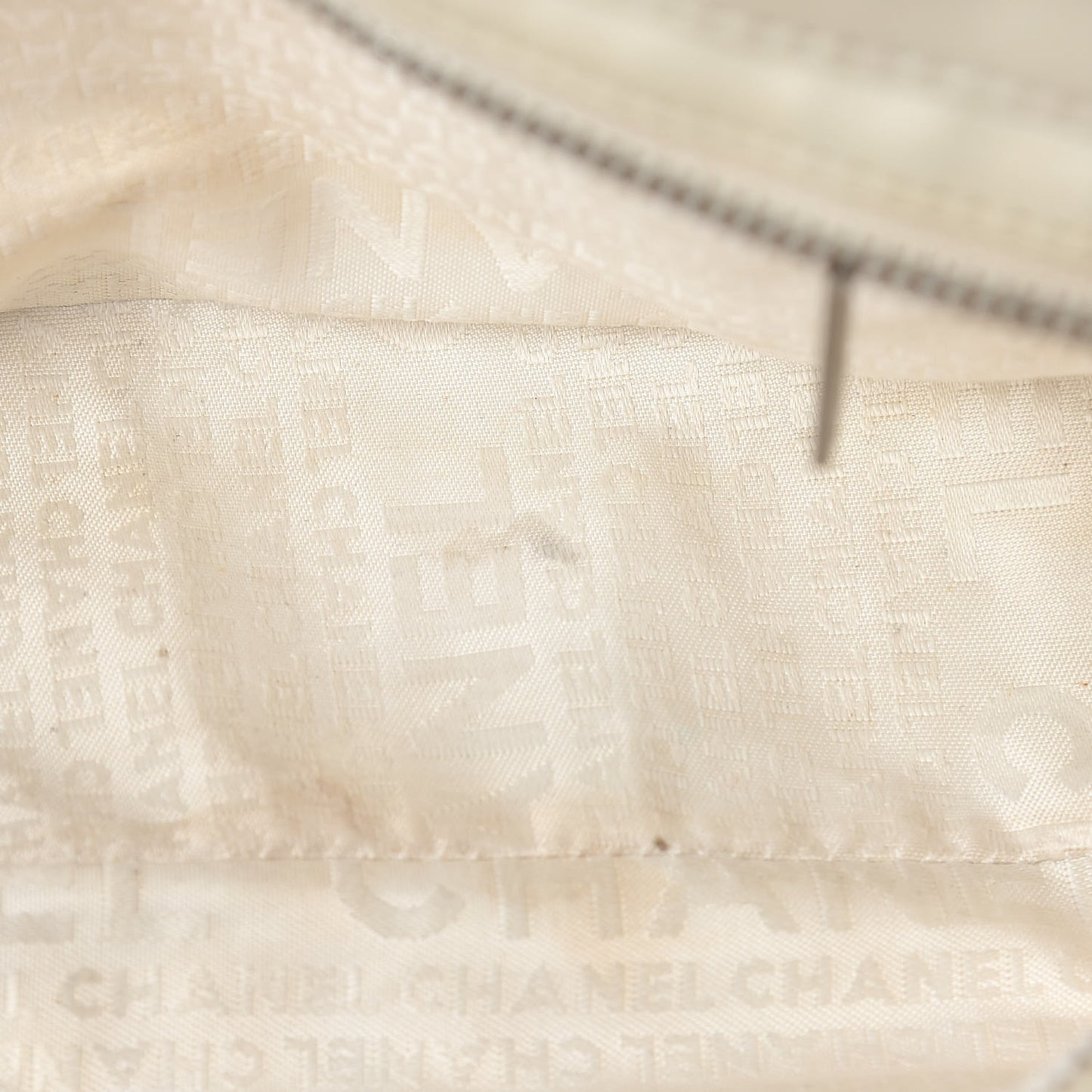Lambskin Vertical Quilted Lax East West Shoulder Bag Ivory