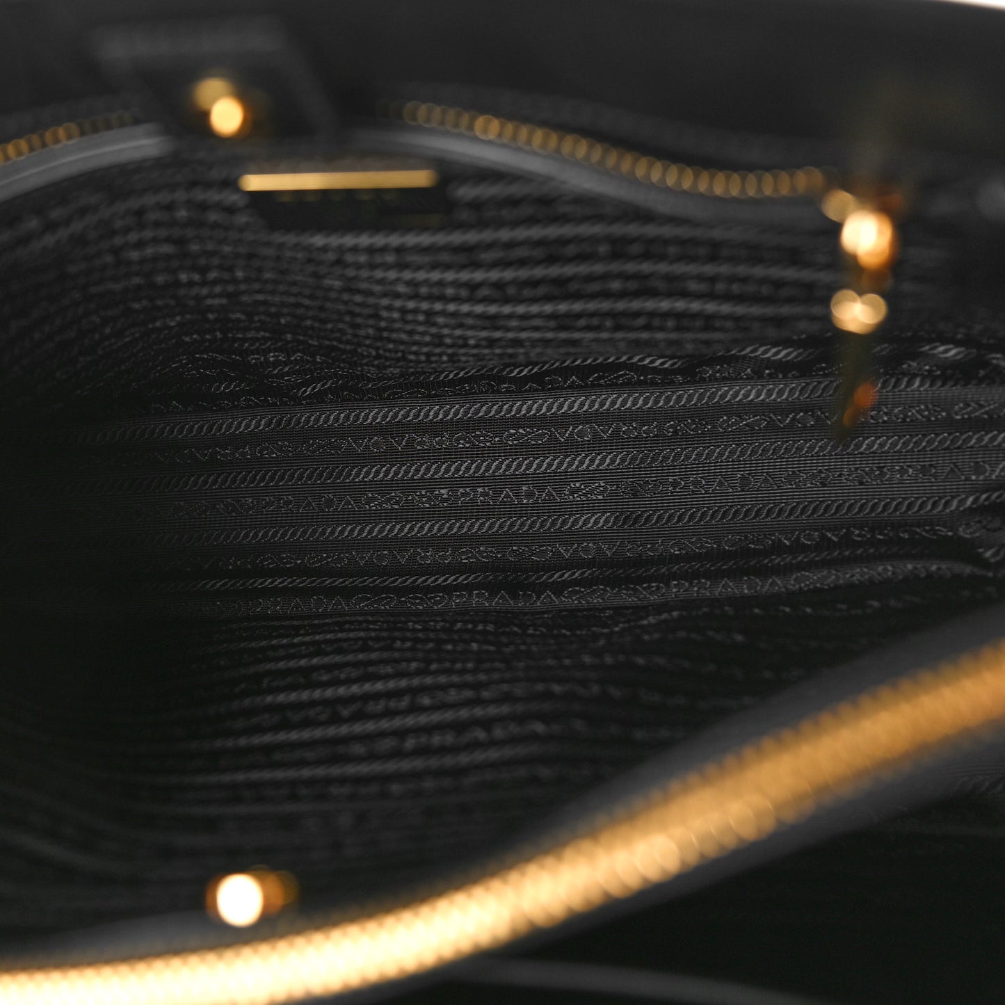 Saffiano Lux Medium Tote Black