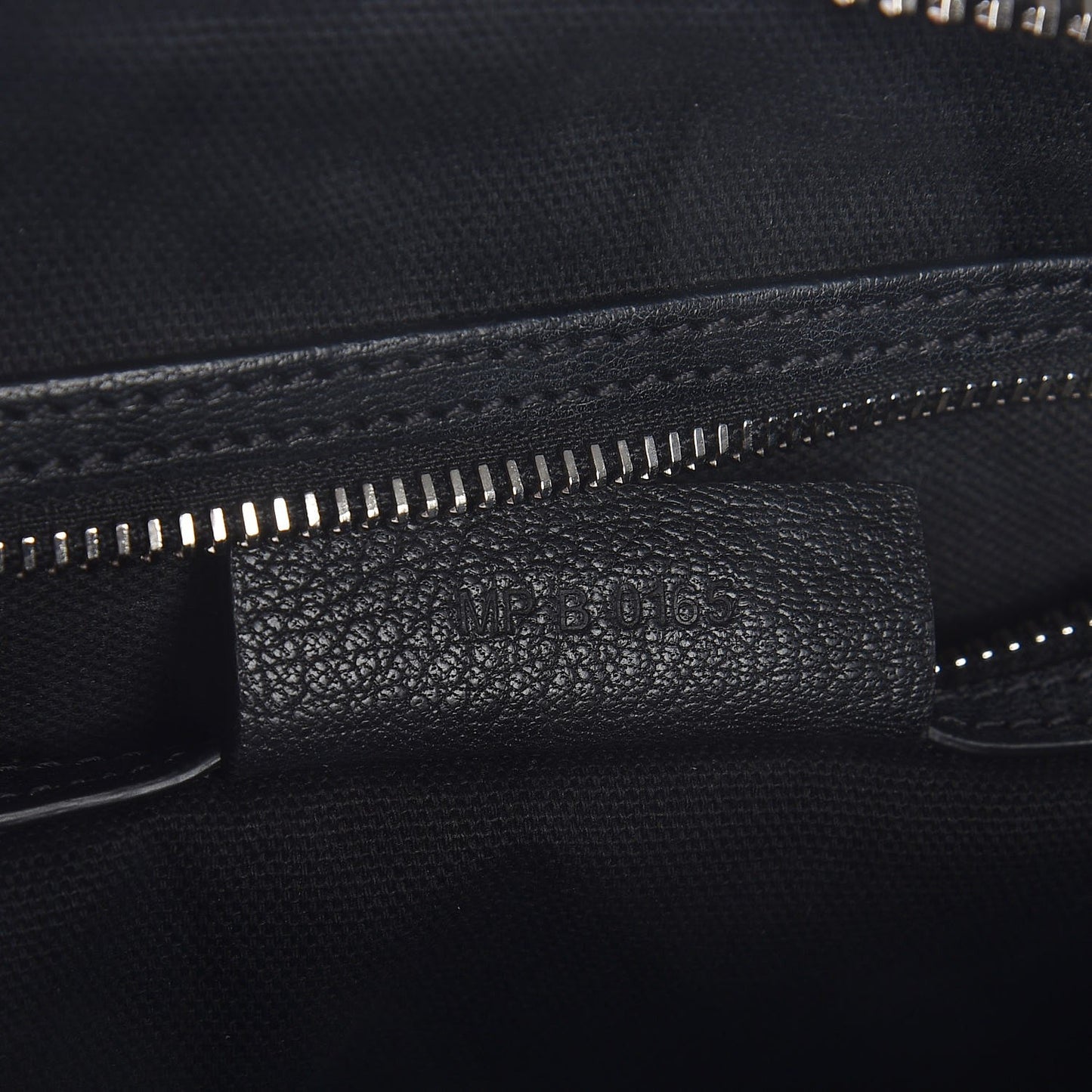 Sugar Goatskin Medium Antigona Black