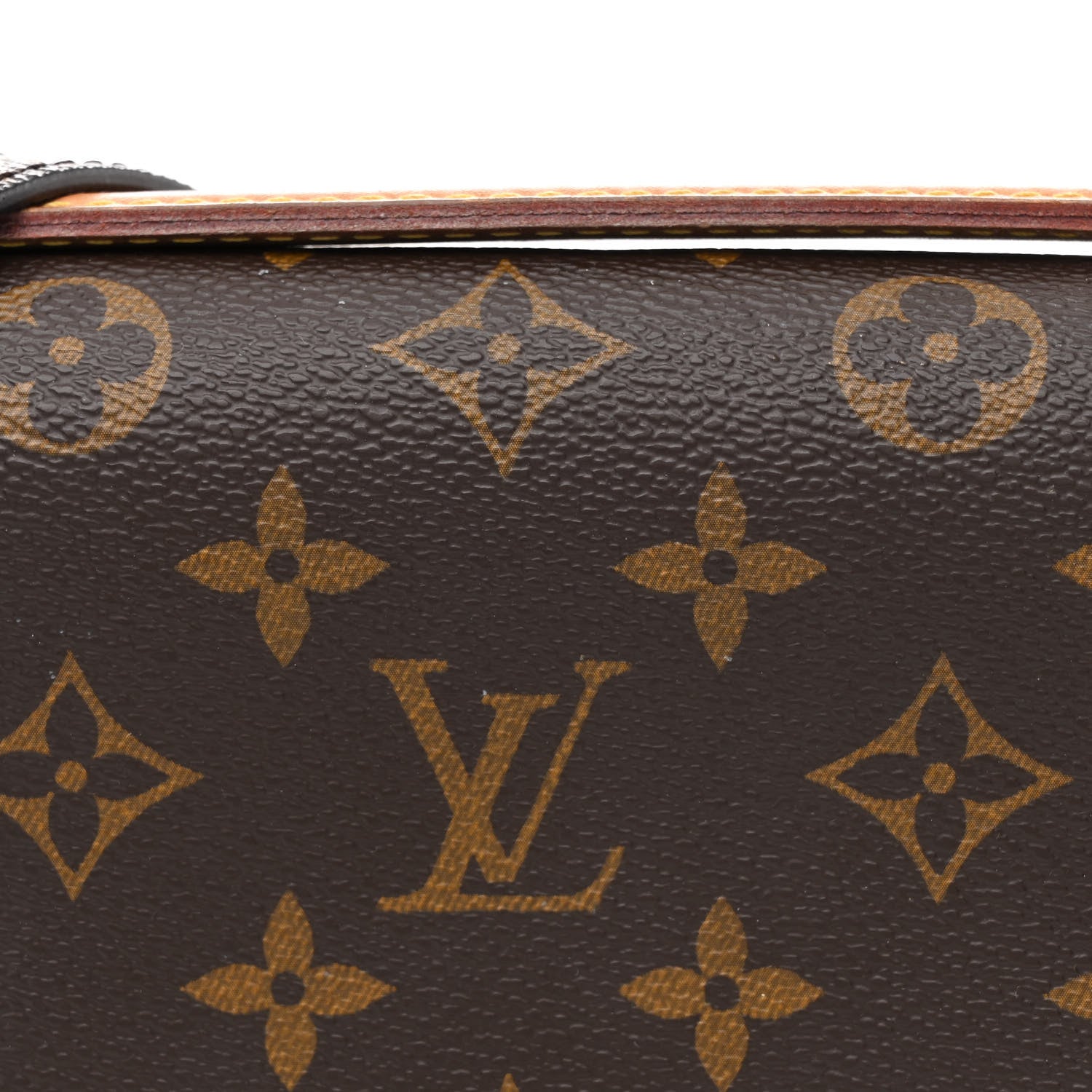 Louis Vuitton Monogram Pochette Metis 9 of 13