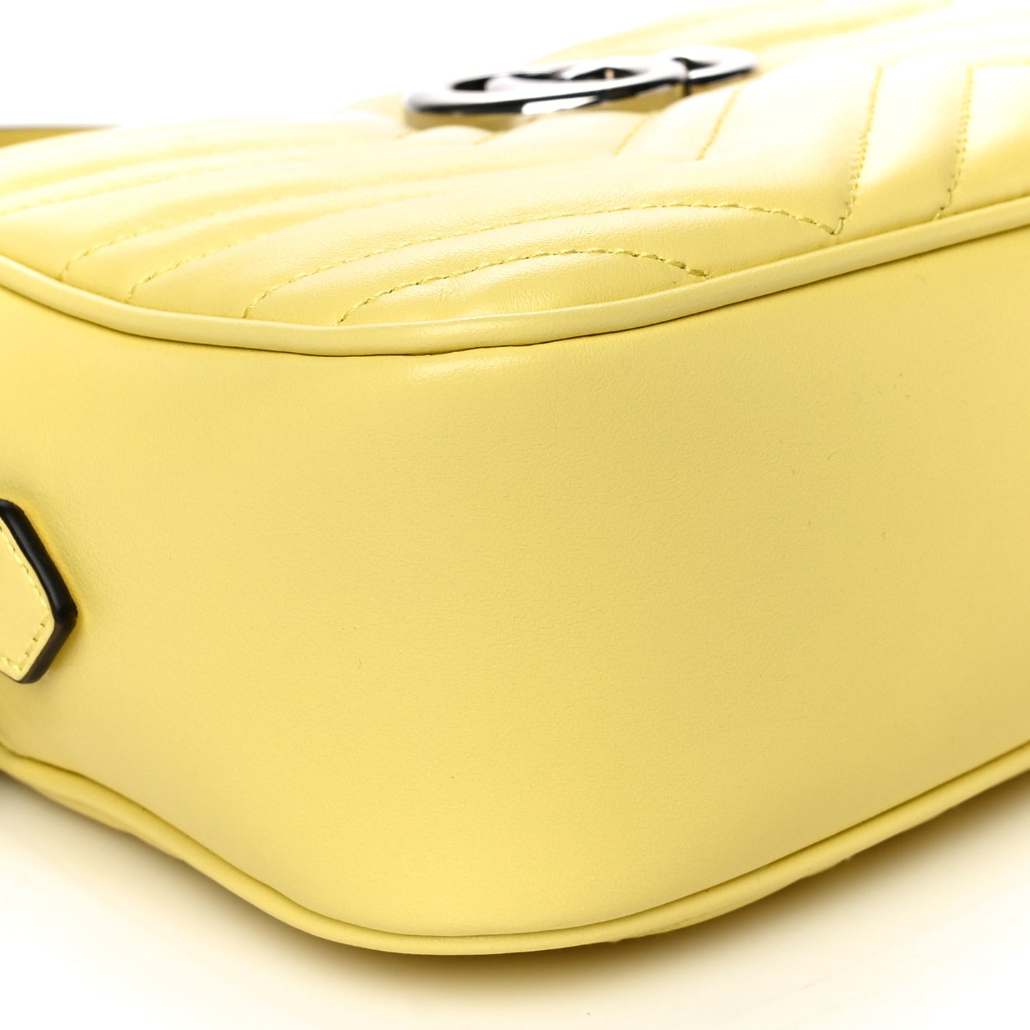 Calfskin Matelasse Small GG Marmont Chain Shoulder Bag Banana