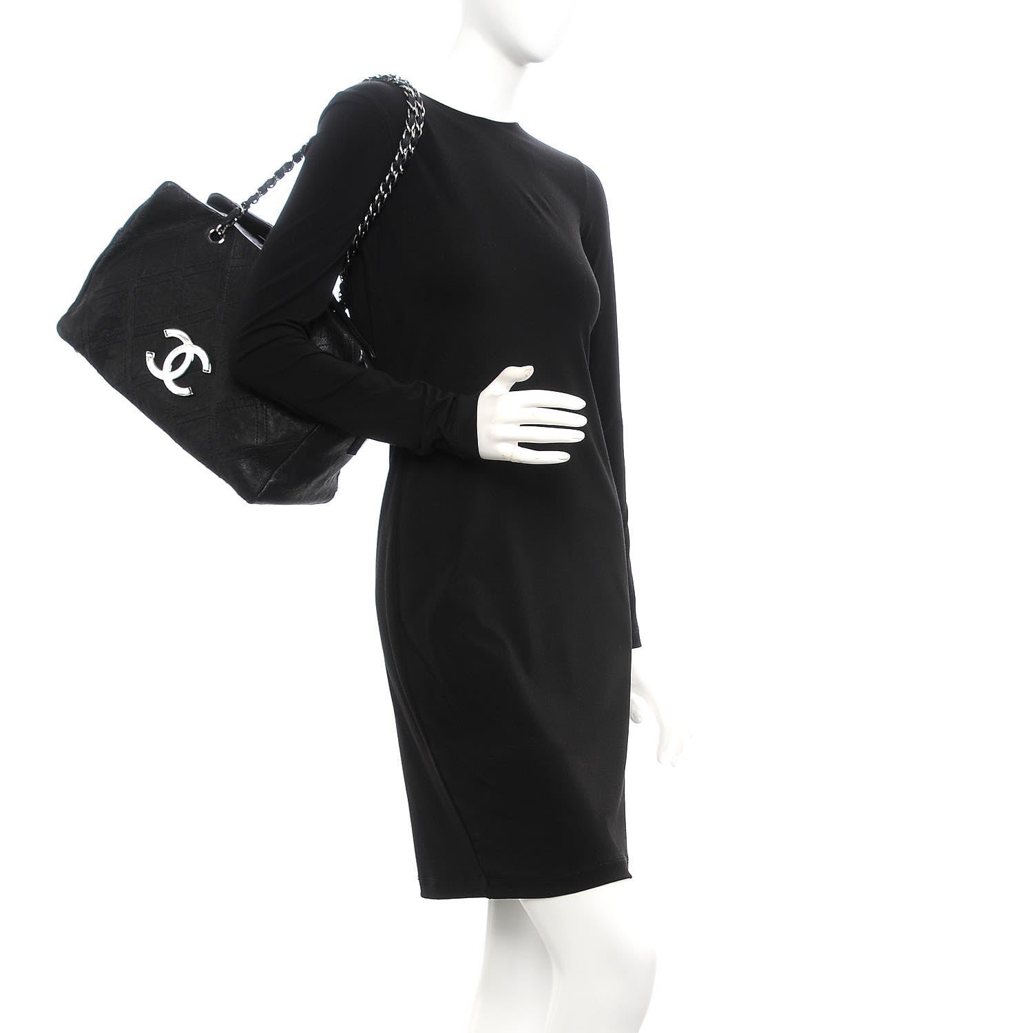 Chanel Calfskin Large Diamond Stitch Tote Black 2 of 11