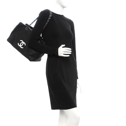 Chanel Calfskin Large Diamond Stitch Tote Black 2 of 11