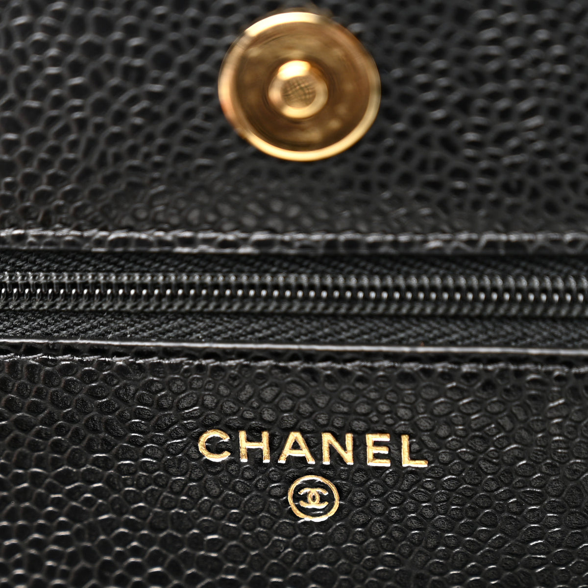 Caviar Quilted Wallet on Chain WOC Black