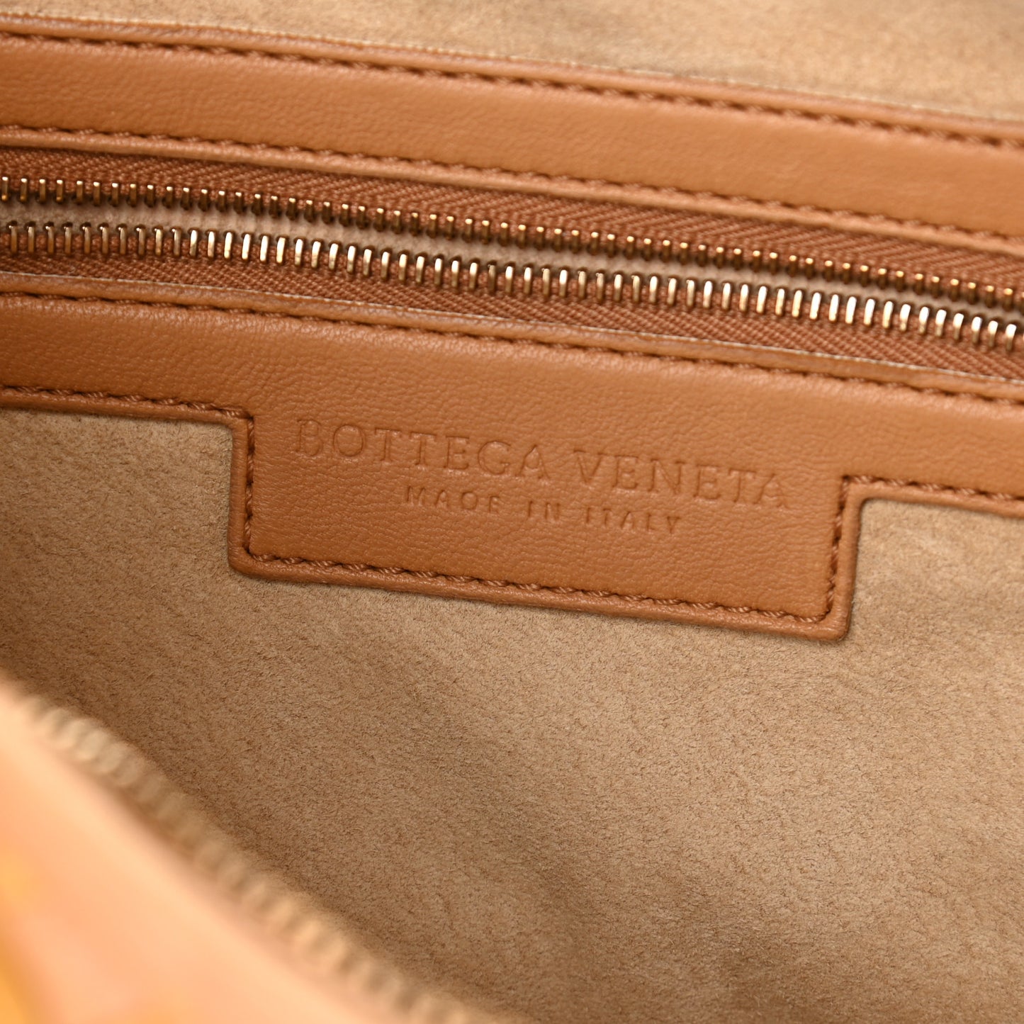 Nappa Intrecciato Bi-Color Medium Veneta Hobo