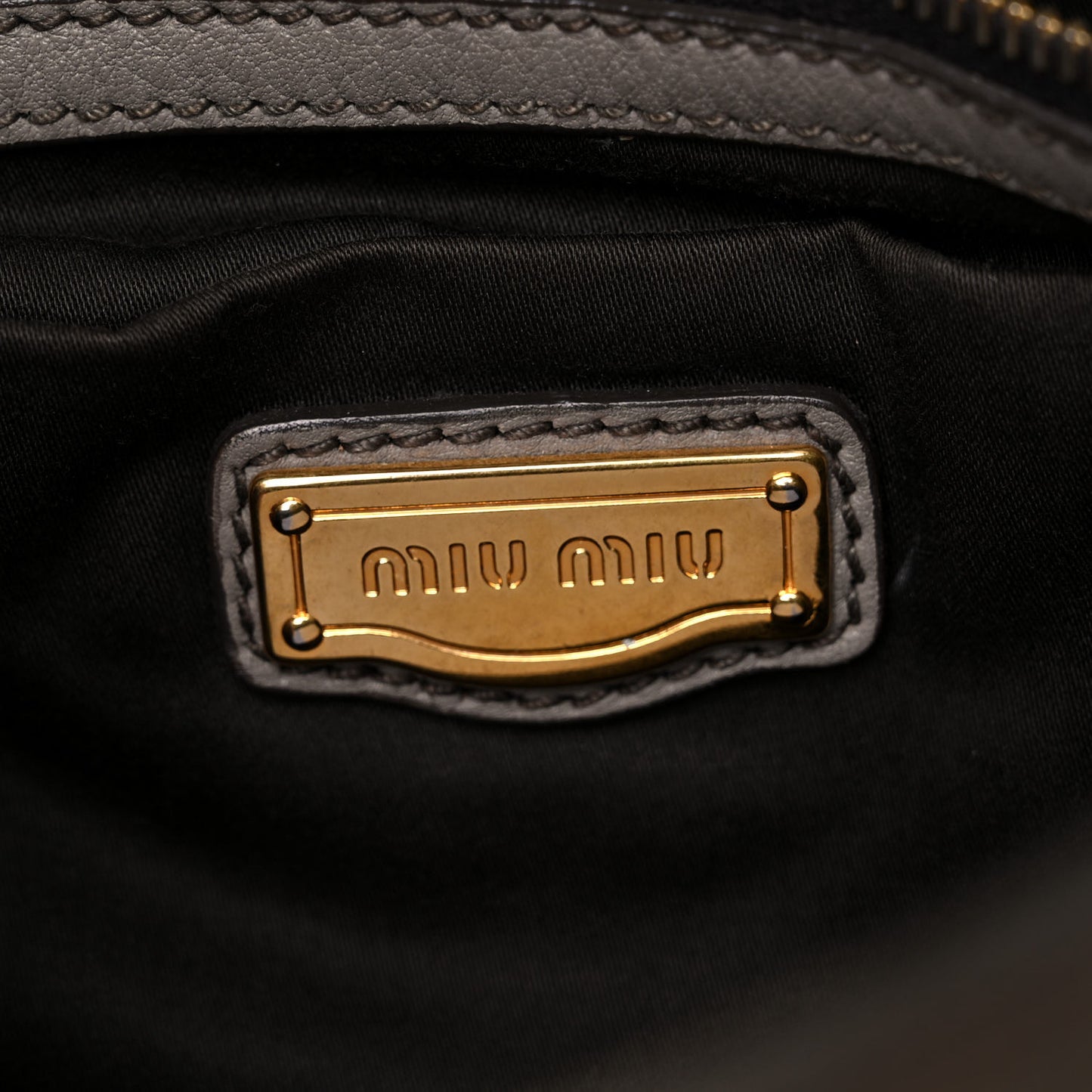 Vitello Daino Shoulder Bag Argilla