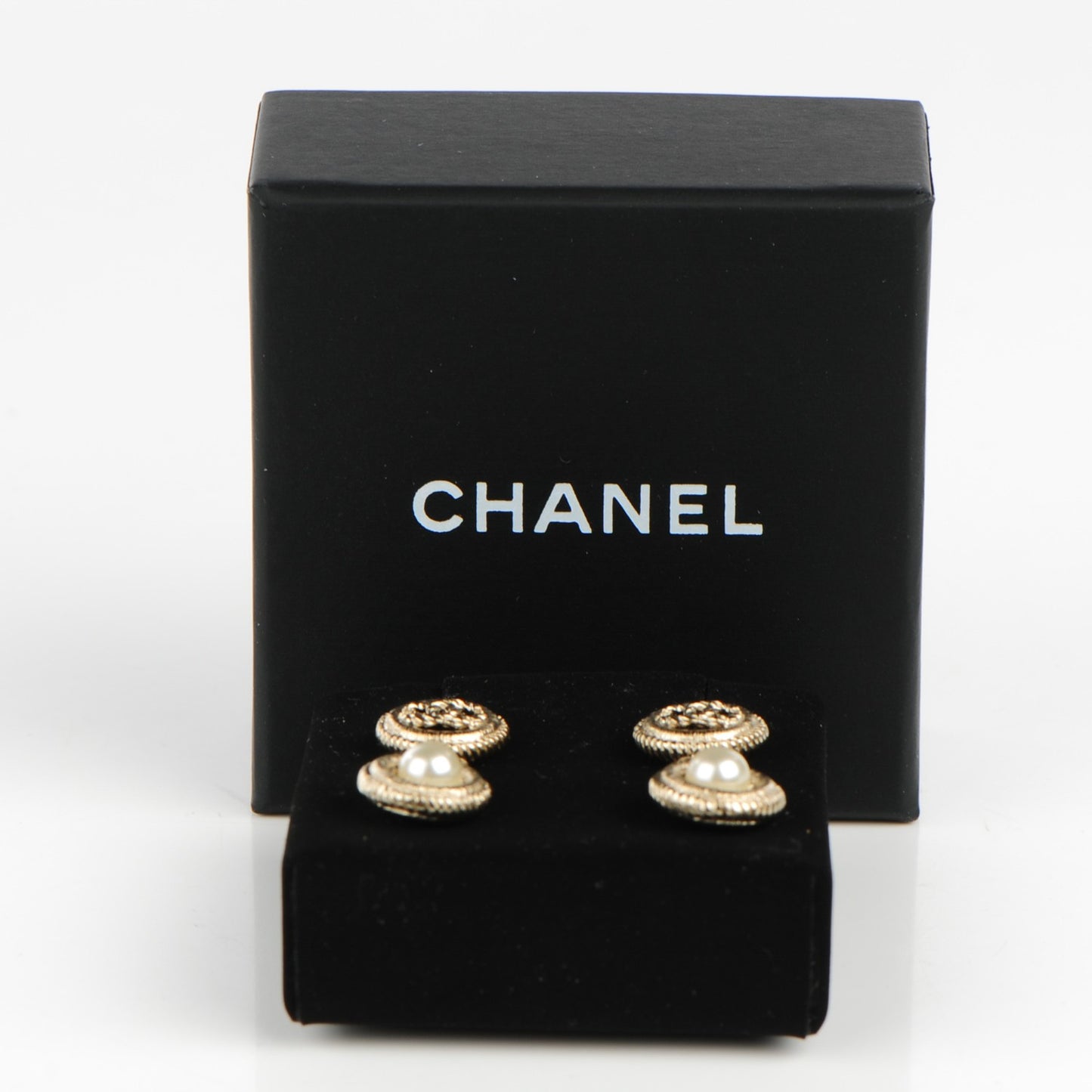 Pearl CC Dangle Earrings Gold