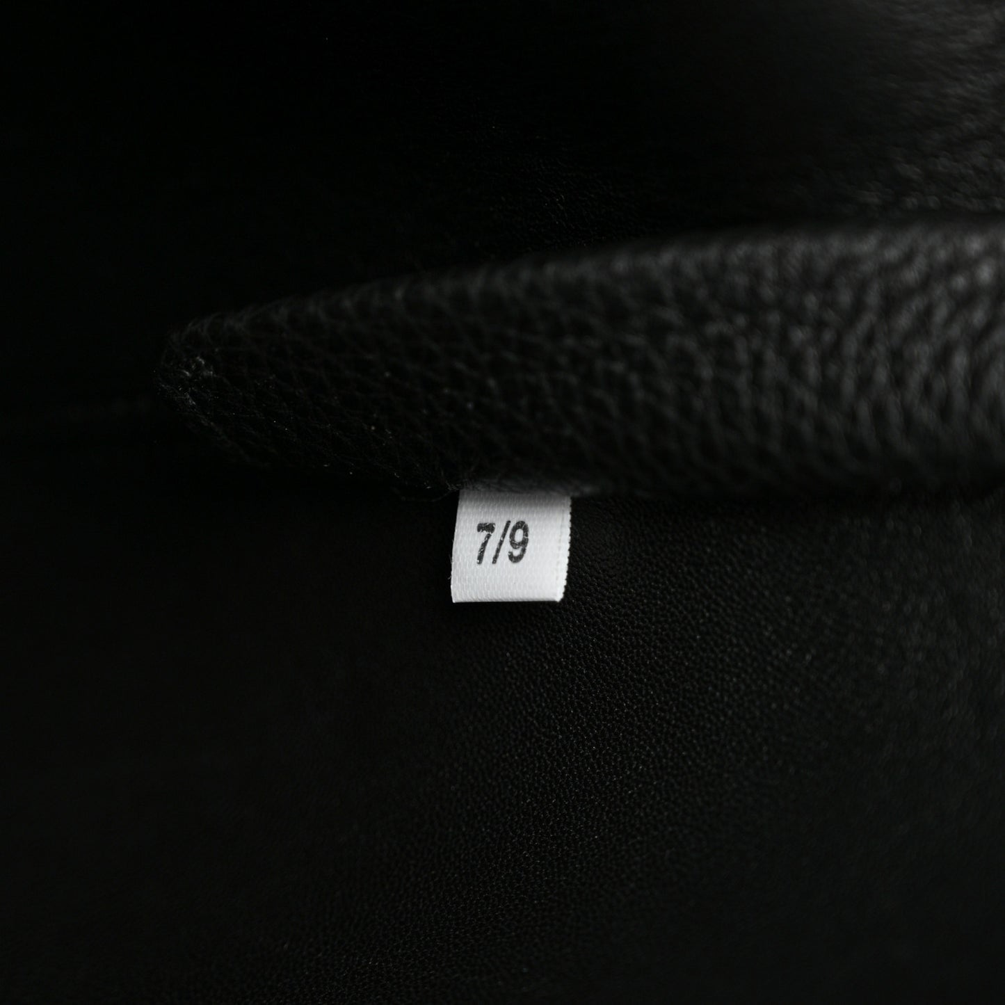 Vitello Daino Soft Small Dynamique Tote Black