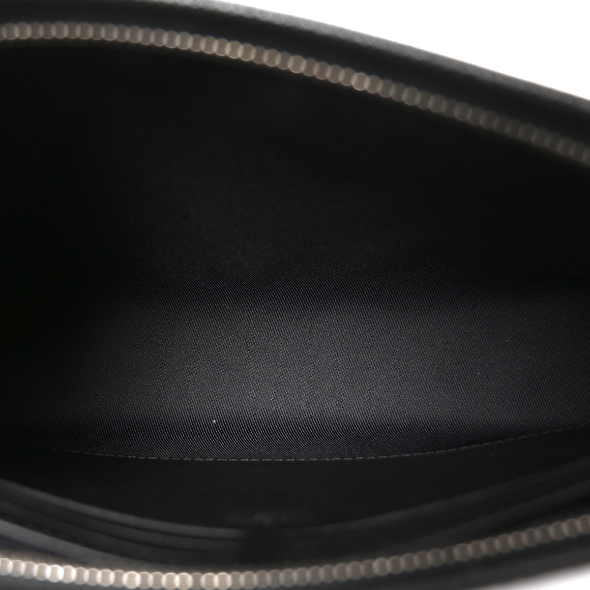 Louis Vuitton Taiga Pochette Voyage MM Black 5 of 8
