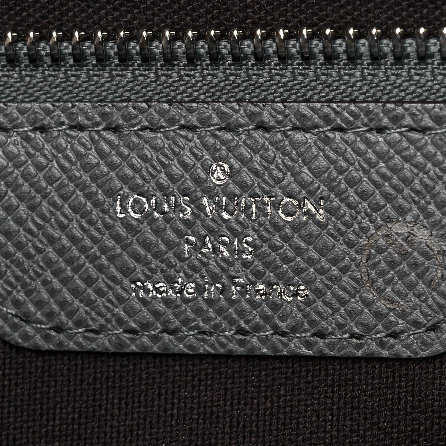Louis Vuitton Taiga Roman MM Messenger Glacier 5 of 7