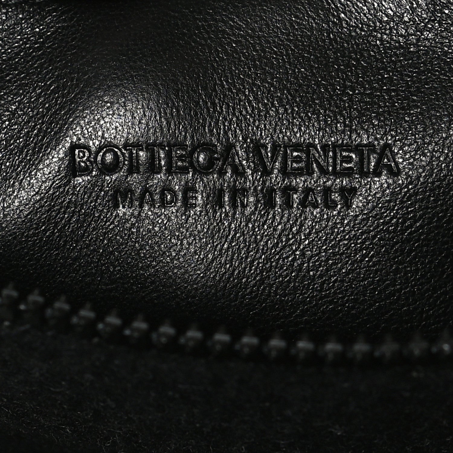Bottega Veneta Calfskin Maxi Intrecciato Puffy Laptop Pouch Black 6 of 10