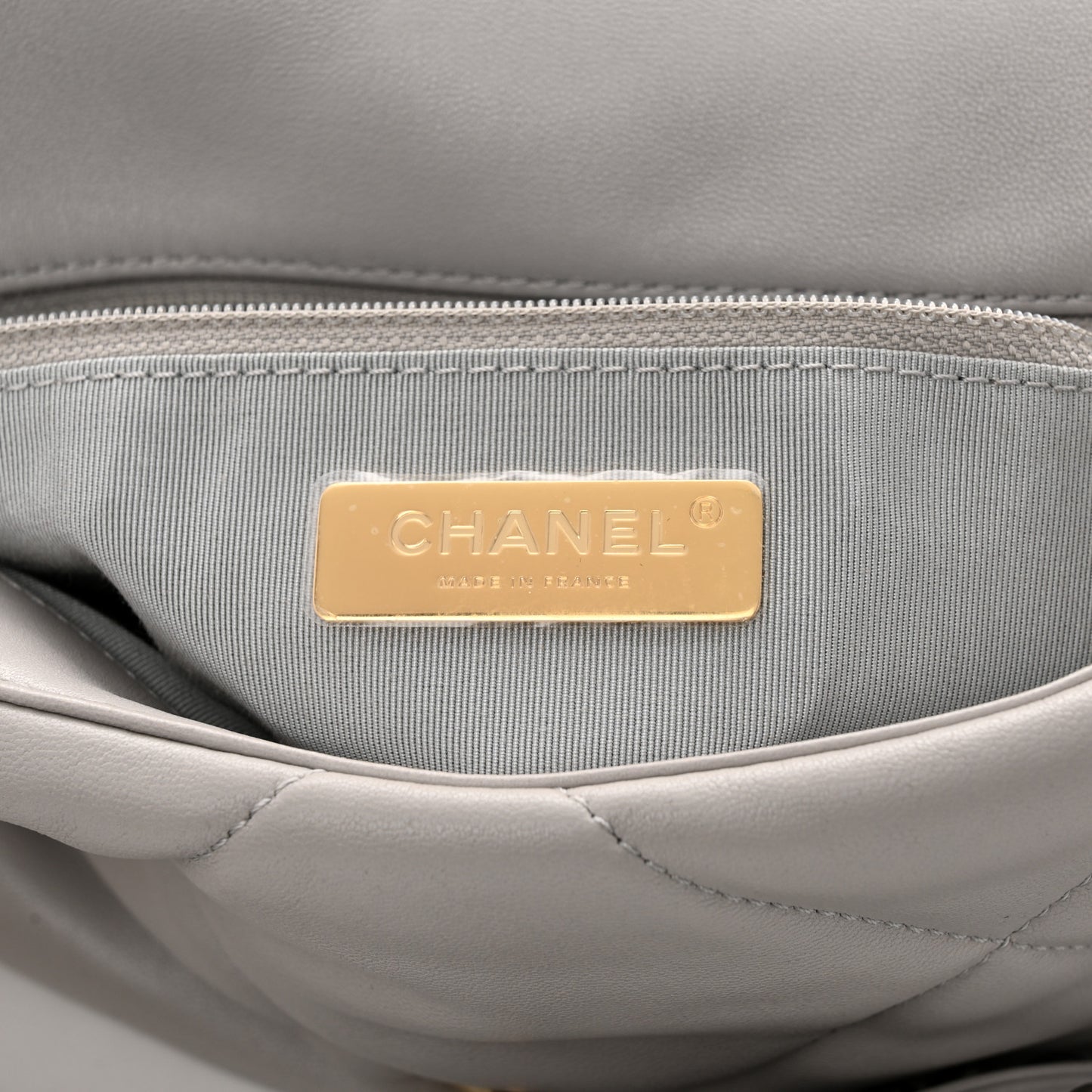 Lambskin Quilted Medium Chanel 19 Flap Grey