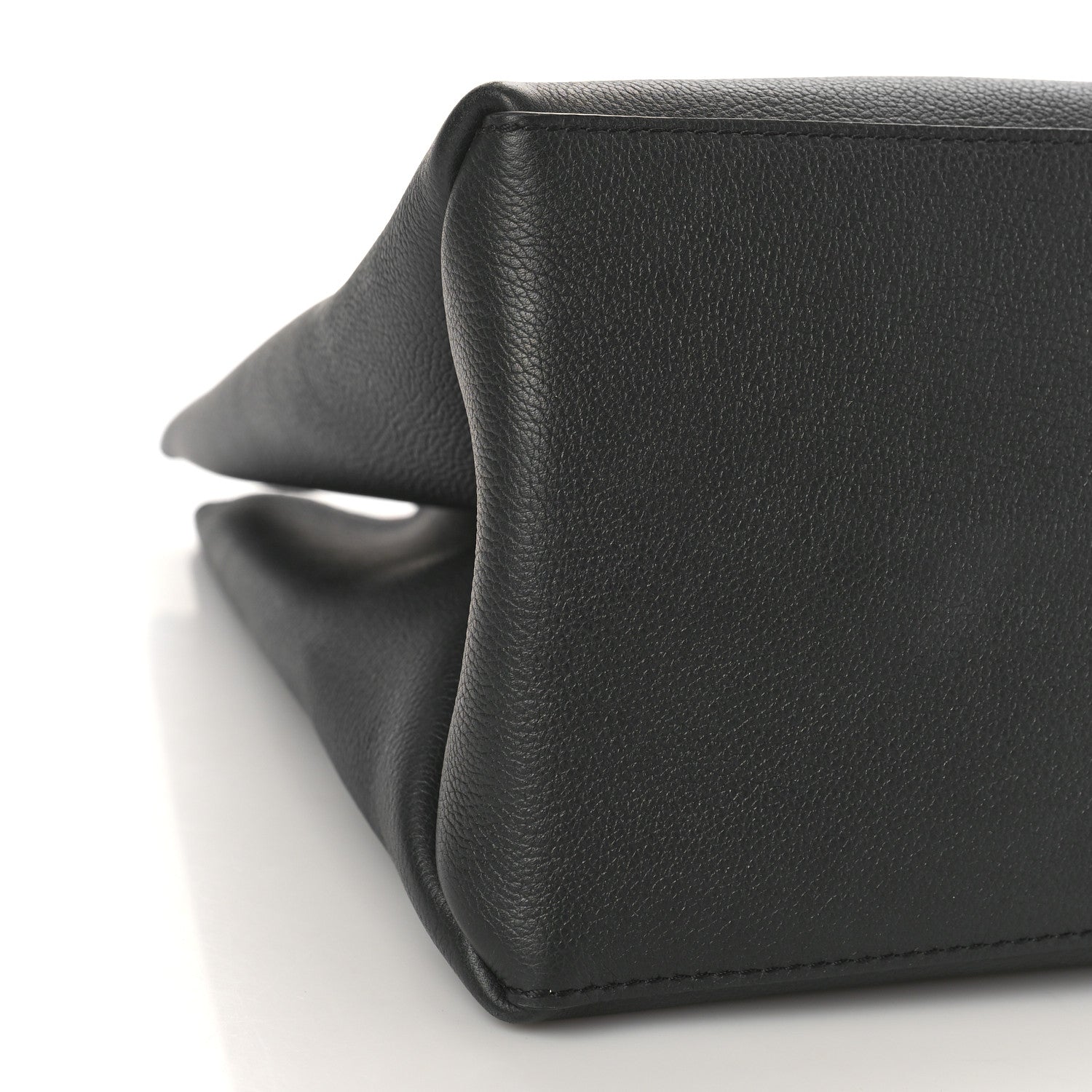Louis Vuitton Grained Calfskin Lockme Shopper Black 7 of 8