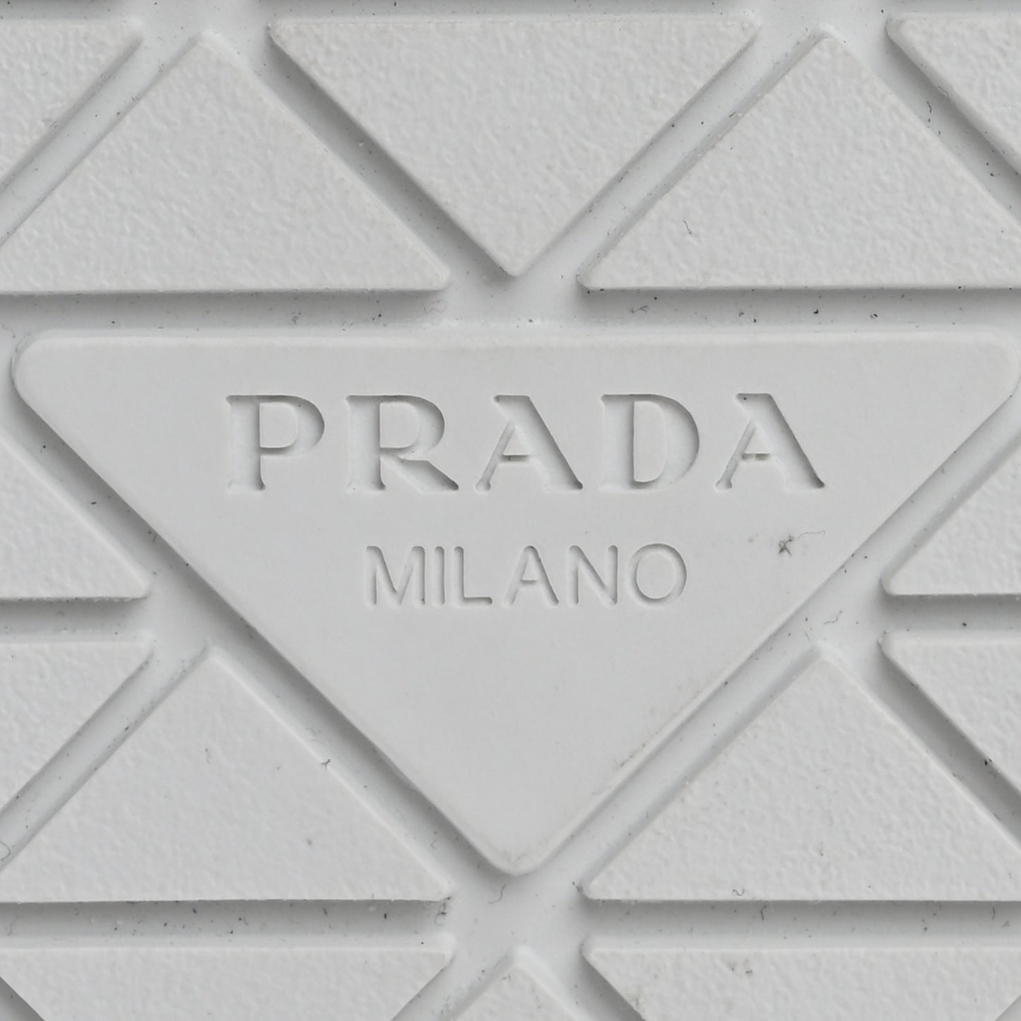 Spazzolato Rois Triangle Logo Mens Low Top  Sneakers 9.5 White Black