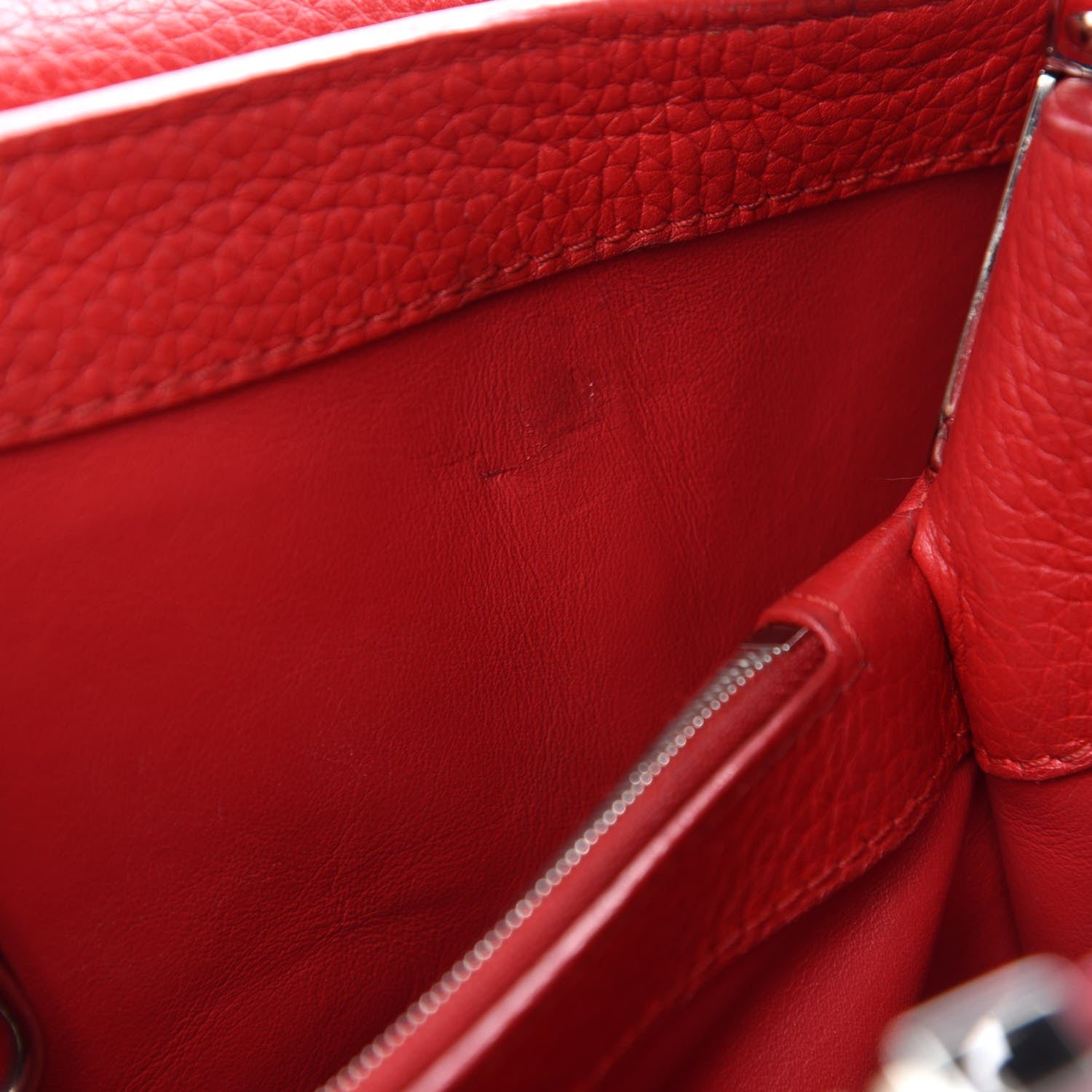 Louis Vuitton Taurillon Snakeskin Capucines MM Rubis 17 of 20