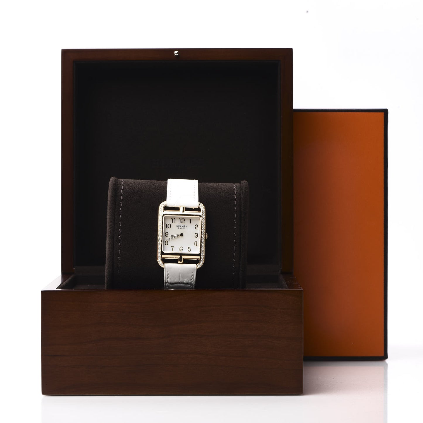 18K Yellow Gold Alligator Diamond Bezel Mother of Pearl 29mm Cape Cod Quartz Watch Blanc
