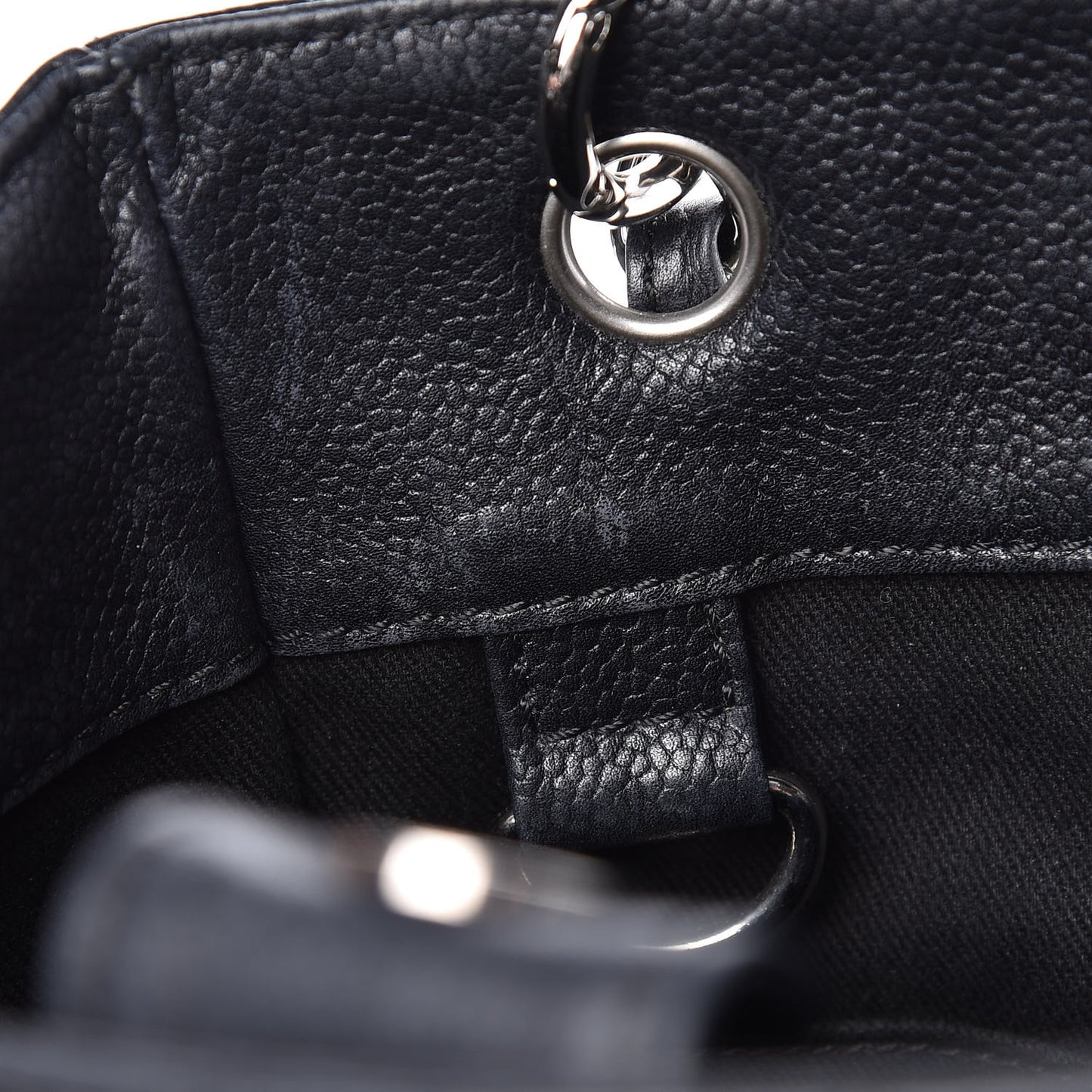 Caviar Quilted Petit Shopping Tote PST Black