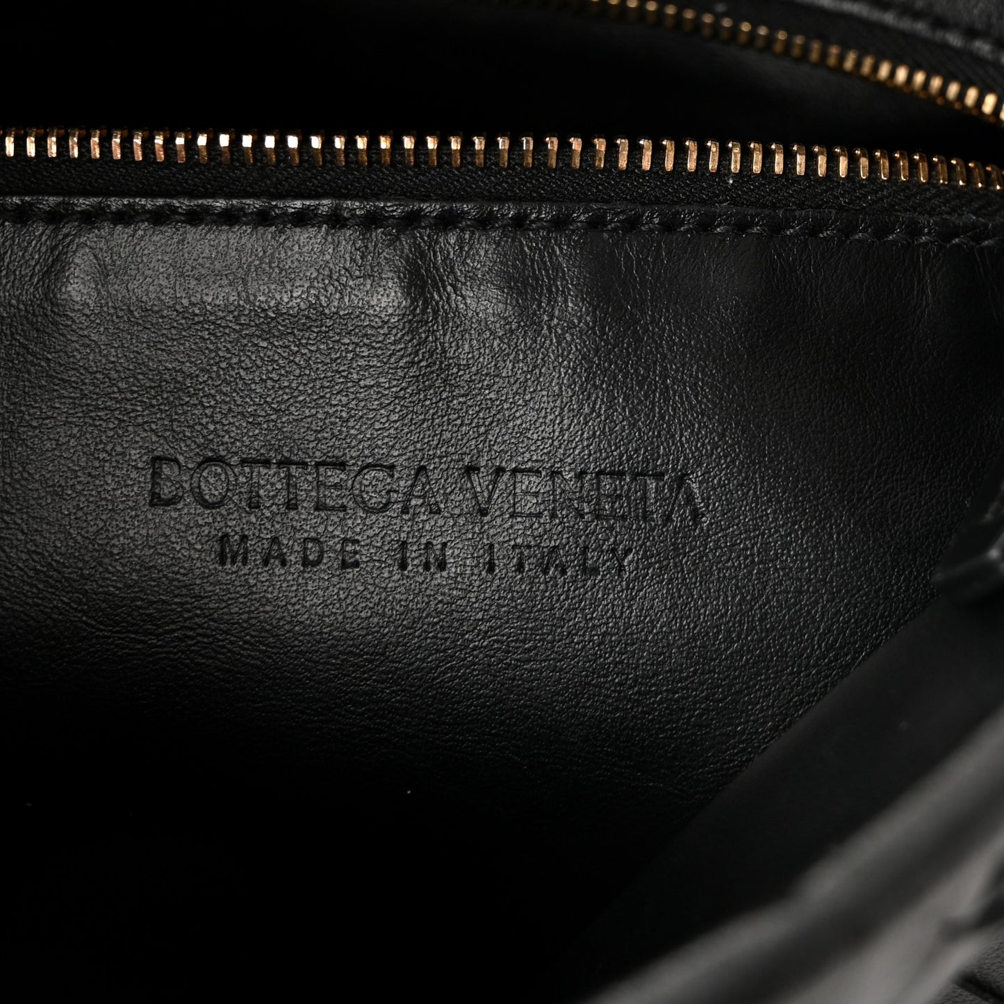 Calfskin Intrecciato Small Hop Black