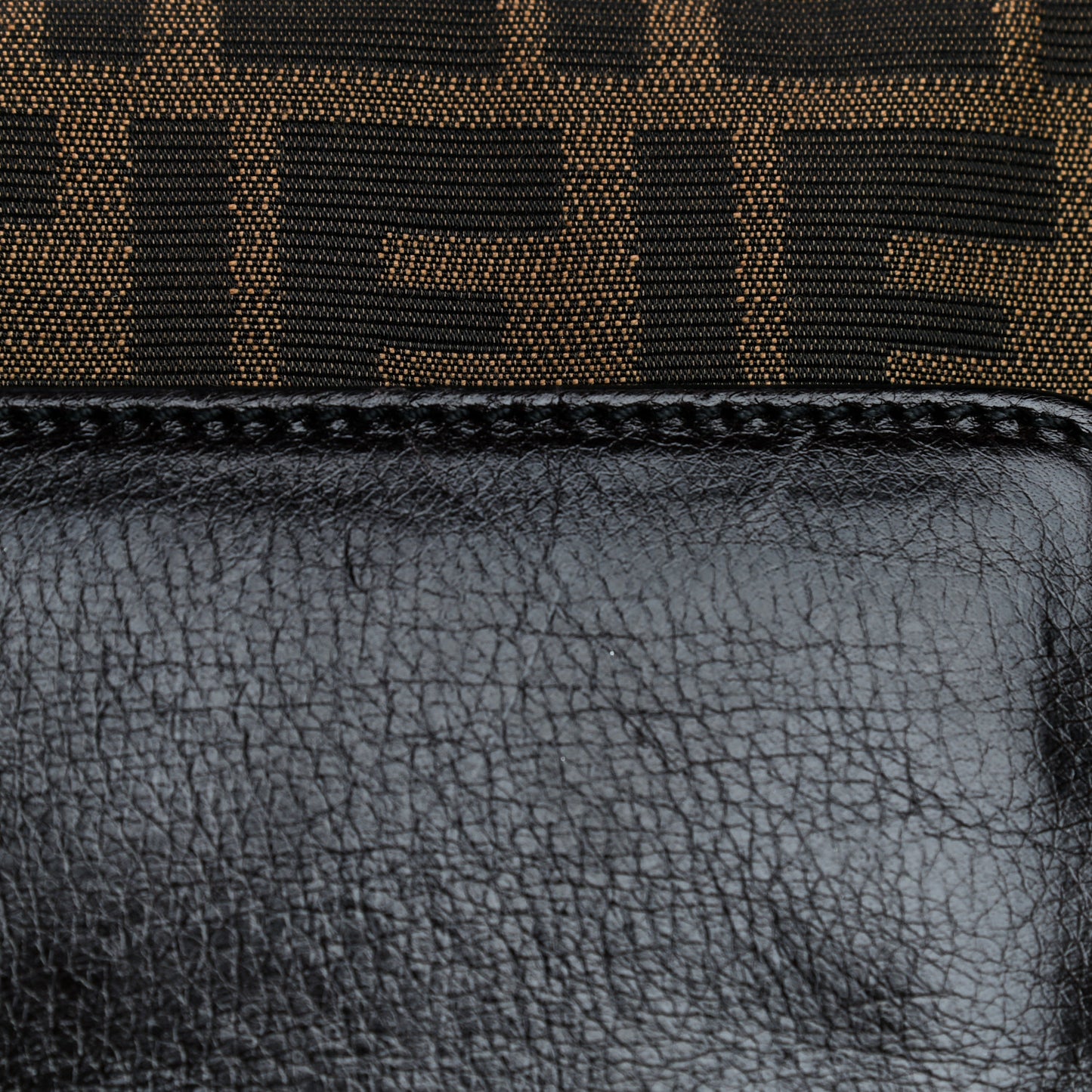 Zucca Calfskin Shoulder Bag Tobacco