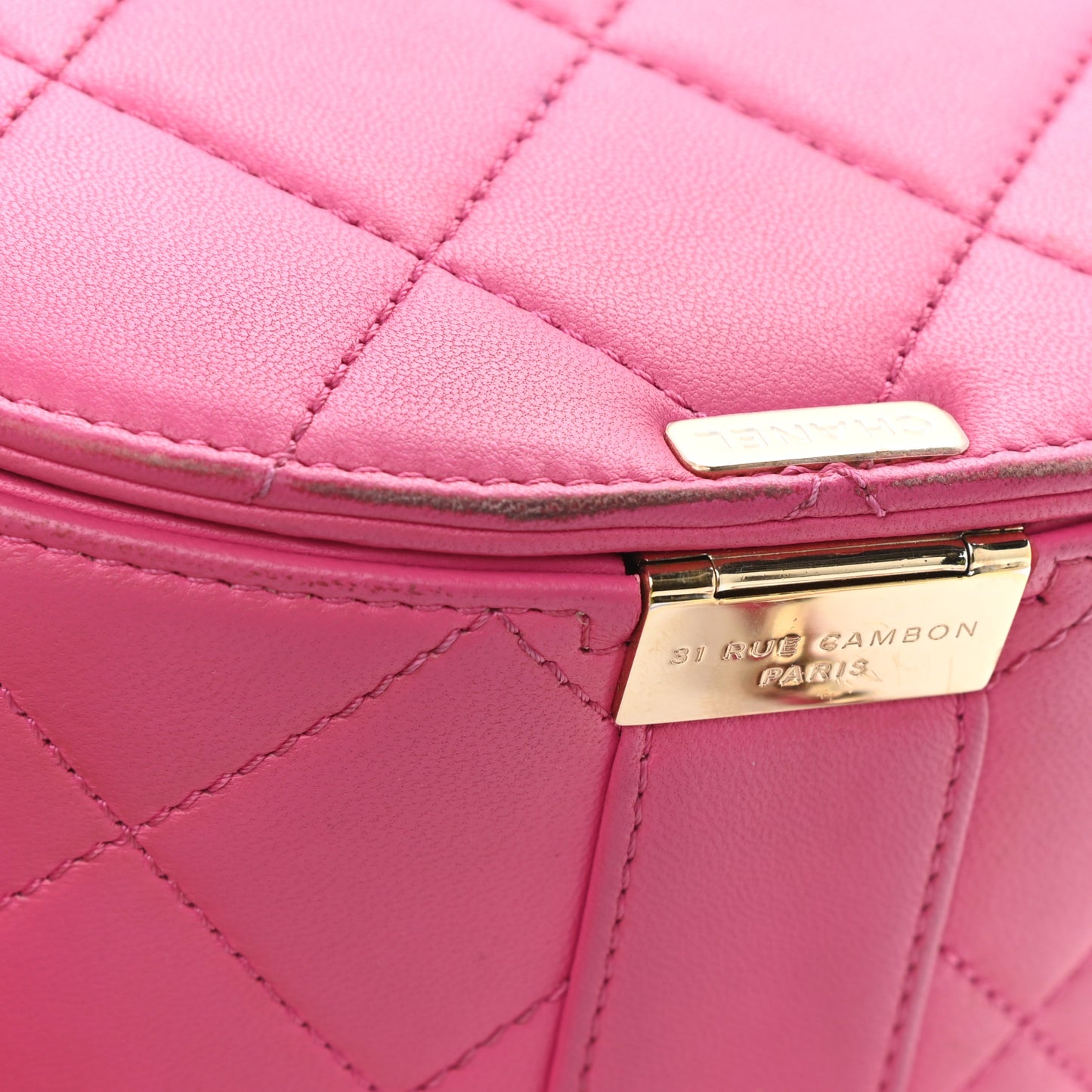 Lambskin Resin Elegant Chain Vanity Case Dark Pink