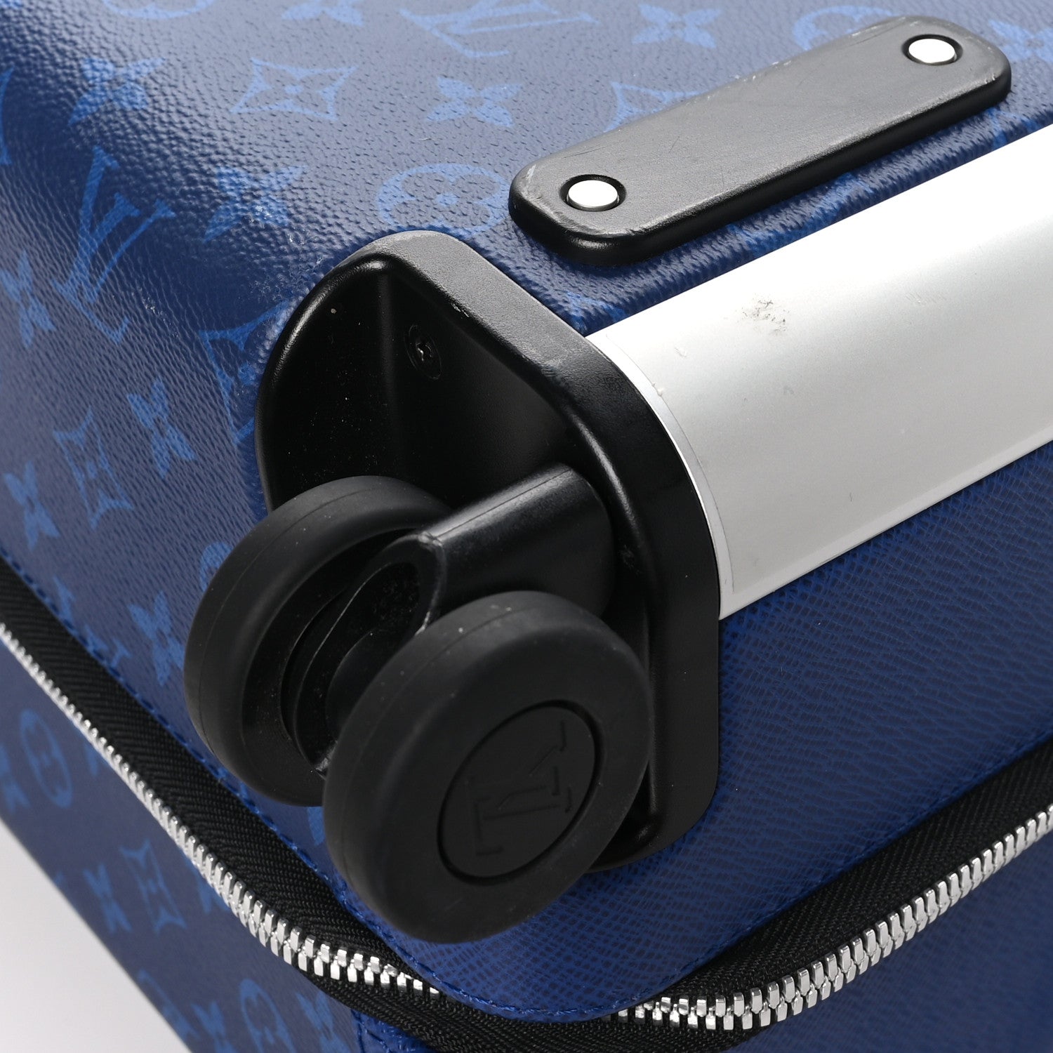 Louis Vuitton Taigarama Horizon 55 Cobalt 1509739 – FASHIONPHILE