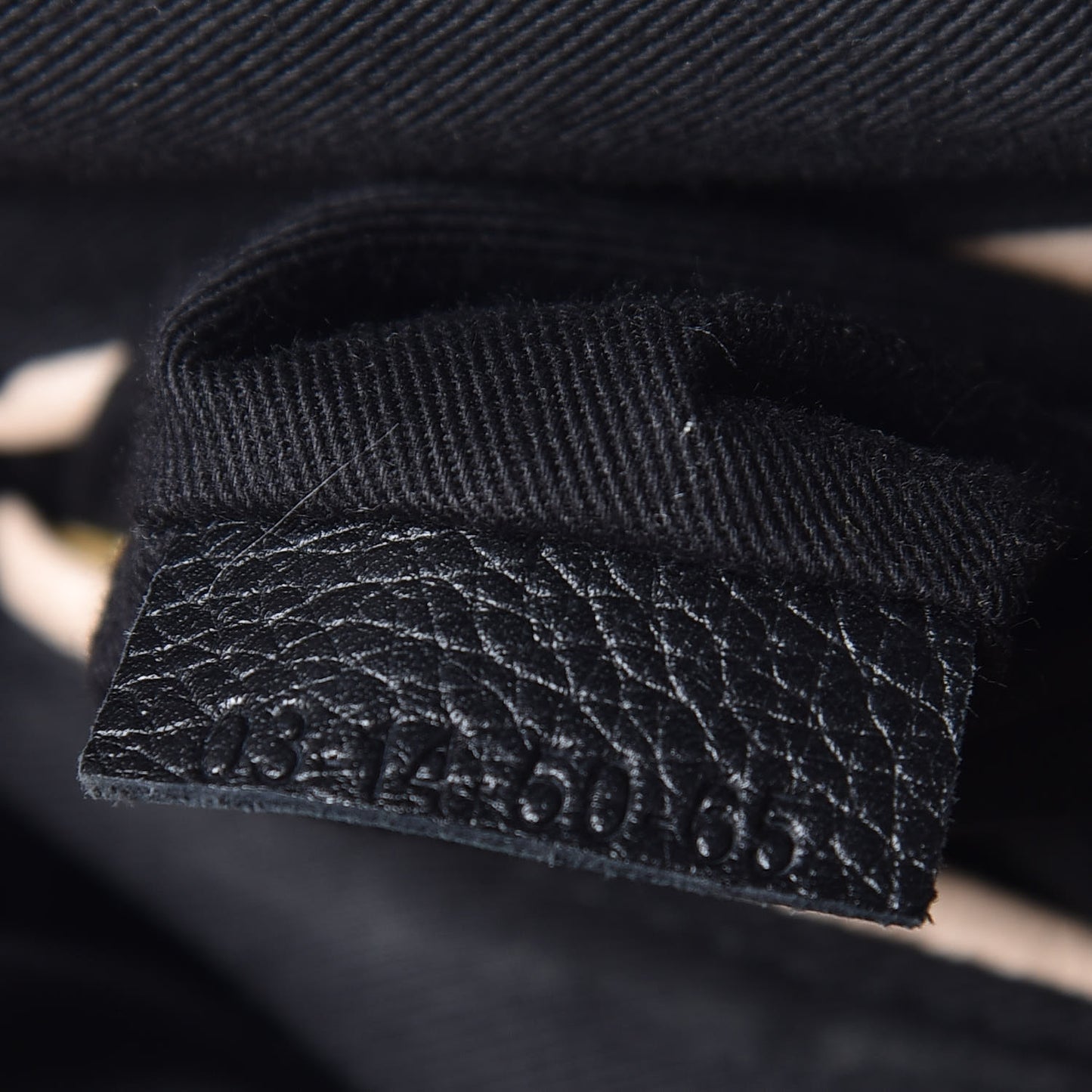Calfskin Medium Paraty Black